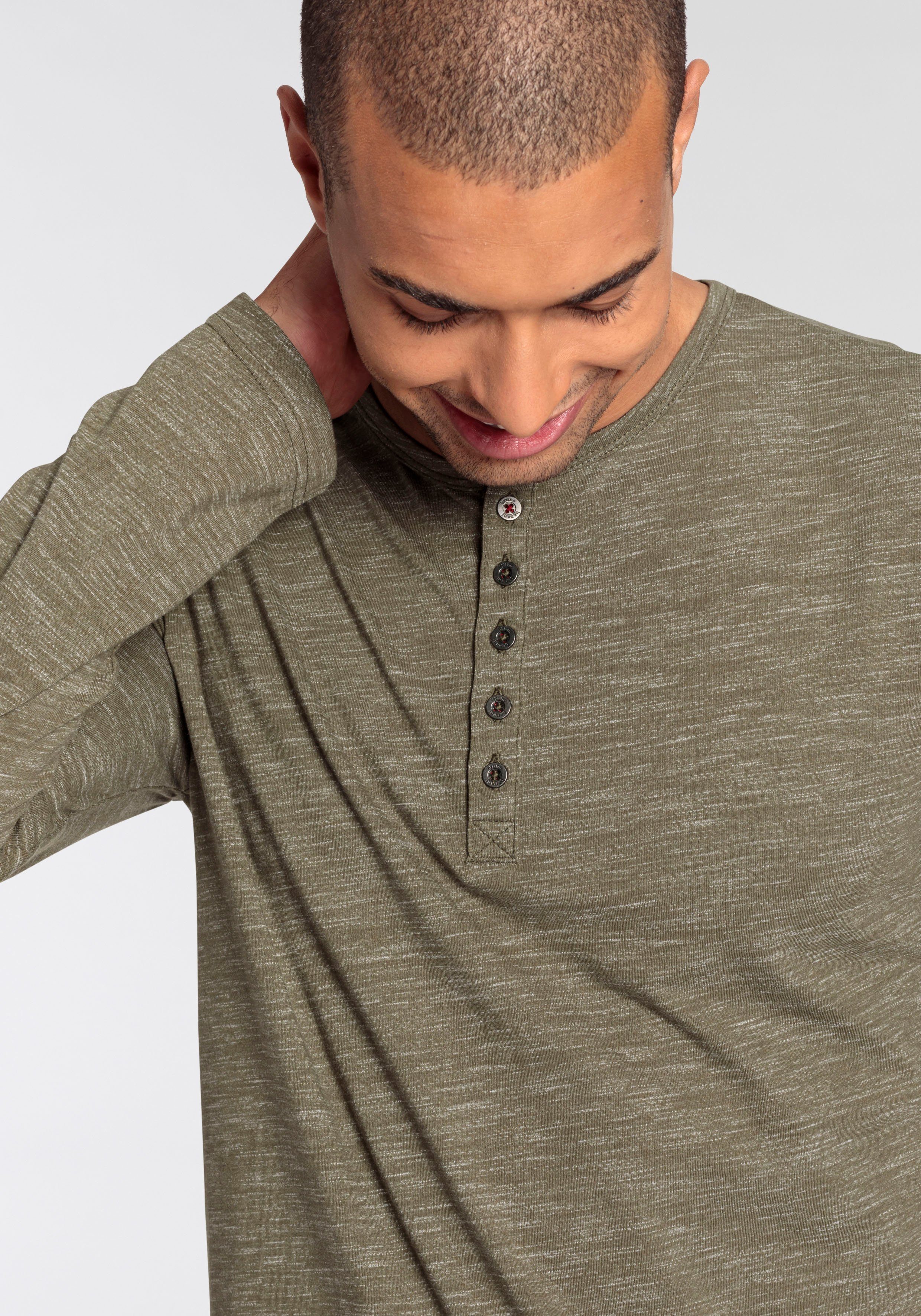 Bruno Banani Langarmshirt schmale Passform, melierte Optik und Druck