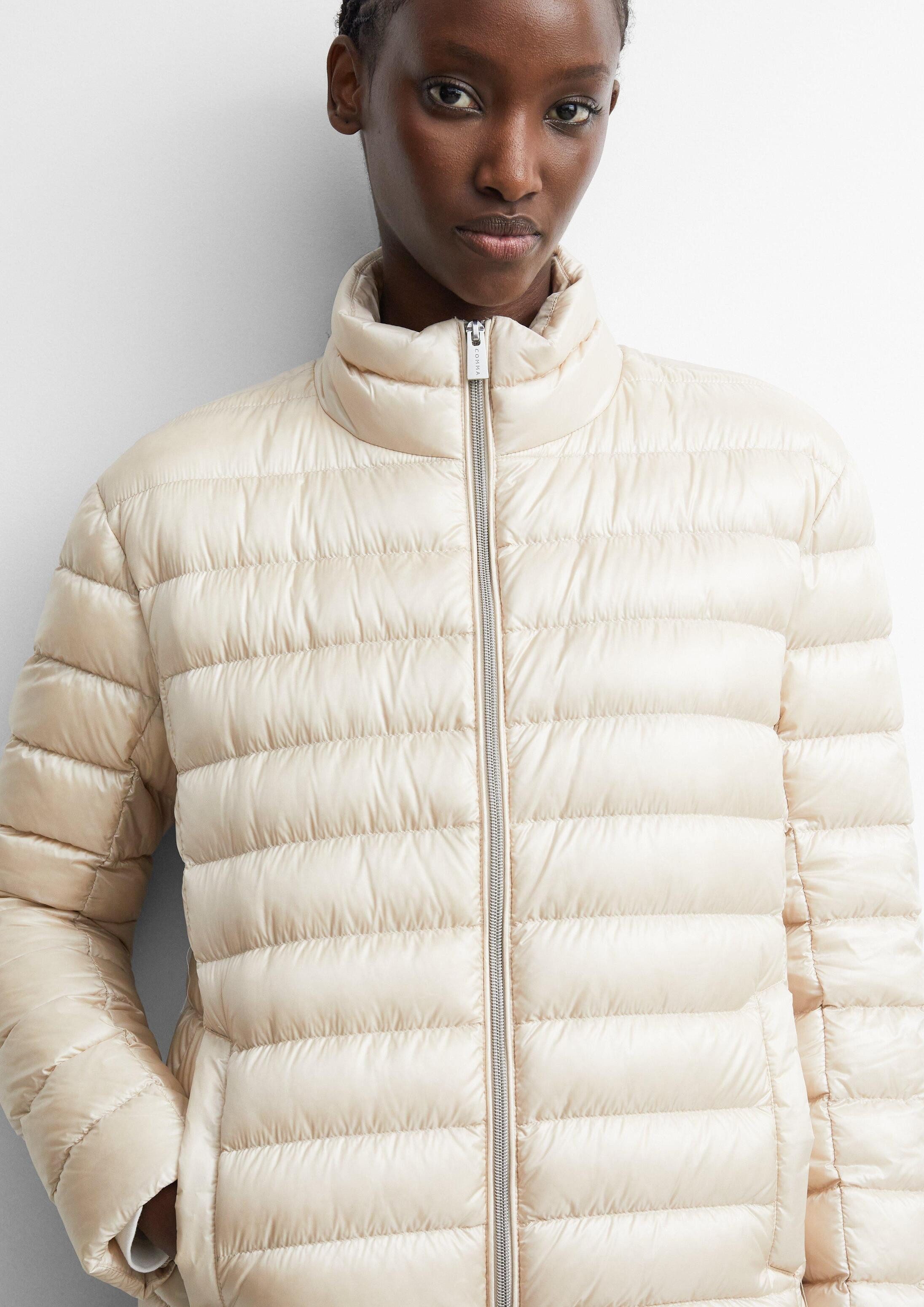 comma Winterjacke Outdoor-Jacke Leichte Daunenjacke mit integrierter Packtasche – Bild 4 von 5