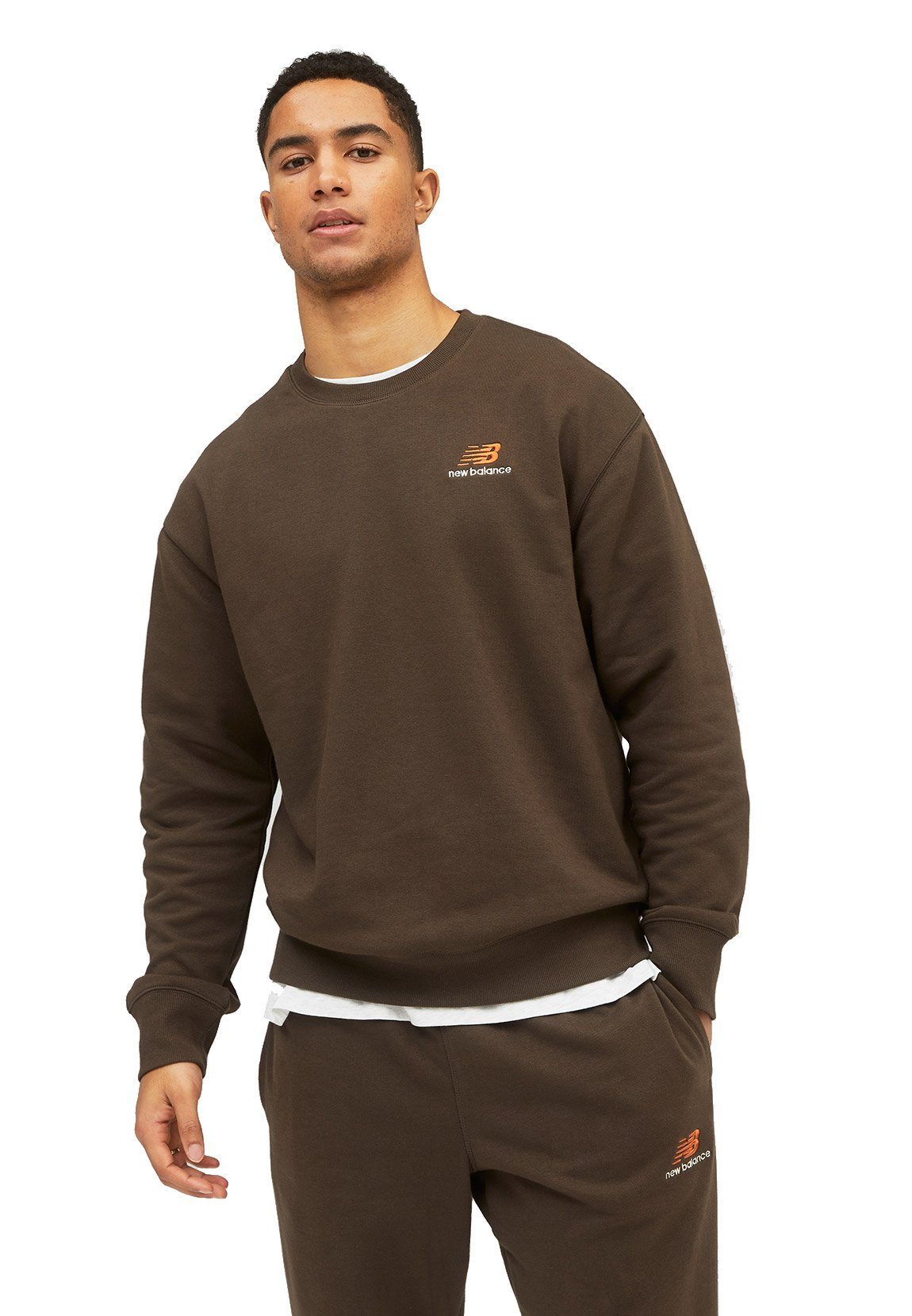 New Balance Sweater »New Balance Herren Crewneck UNISSENTIALS CREW UT21501  RHE Braun« online kaufen | OTTO