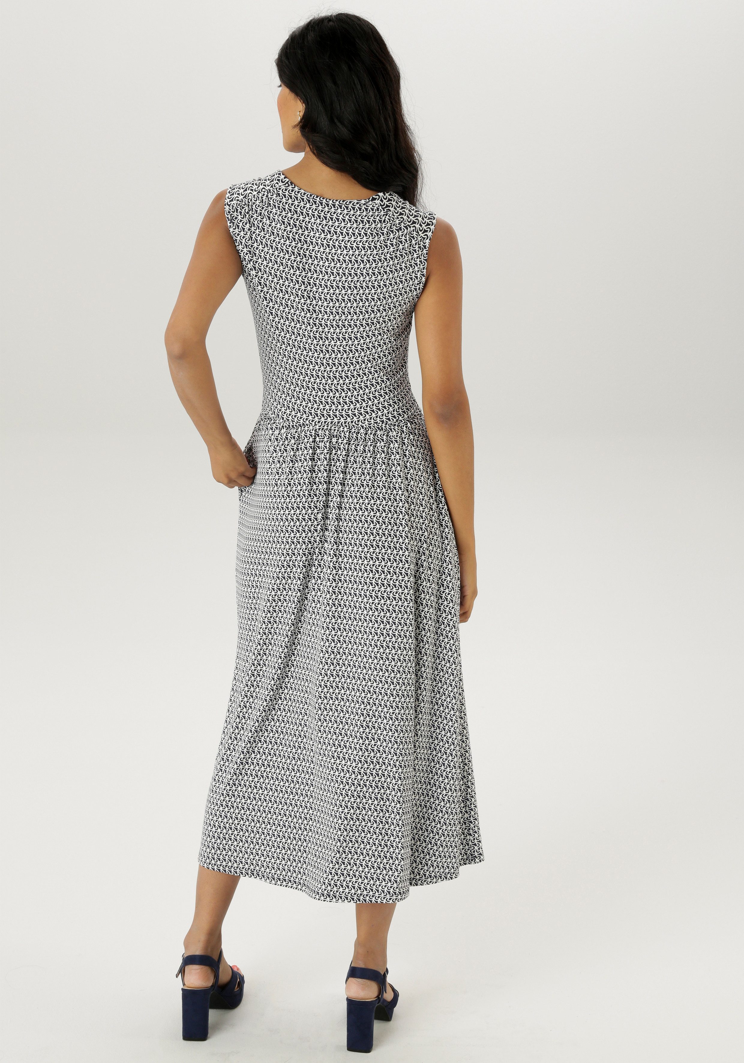 Aniston SELECTED Sommerkleid mit zwei praktischen Eingrifftaschen