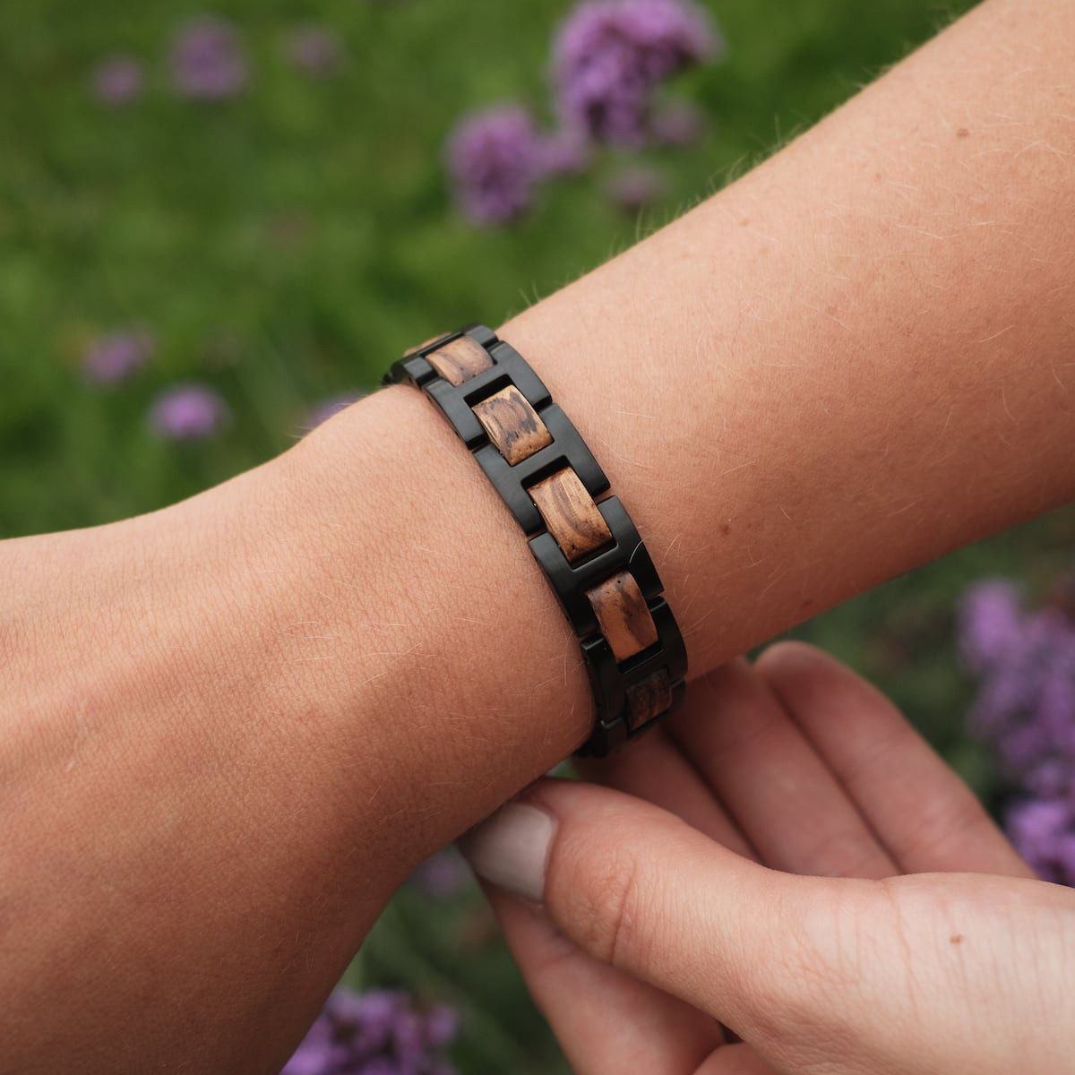 Holzkern Gliederarmband HerrenEdelstahl mit Holz Acoustic Zebrano/Schwarz