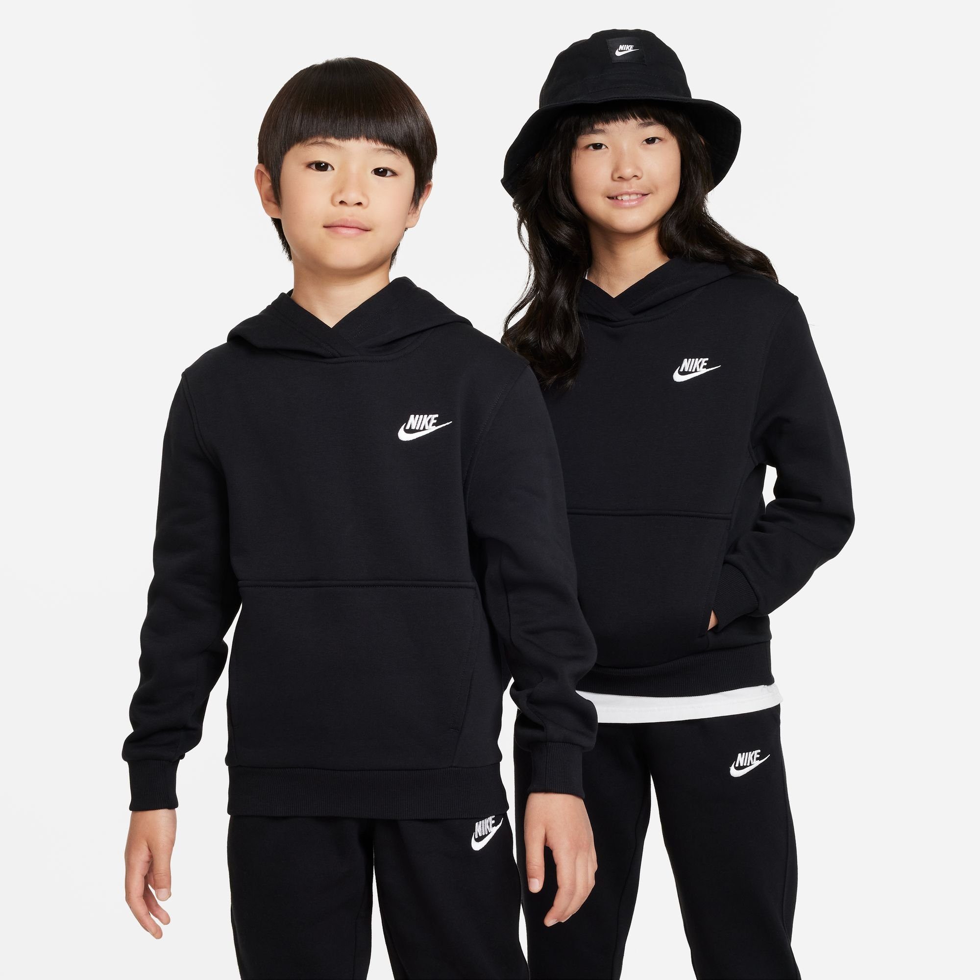 Nike Sportswear Kapuzensweatshirt CLUB FLEECE BIG KID'S PULLOVER HOODIE BLACK/WHITE