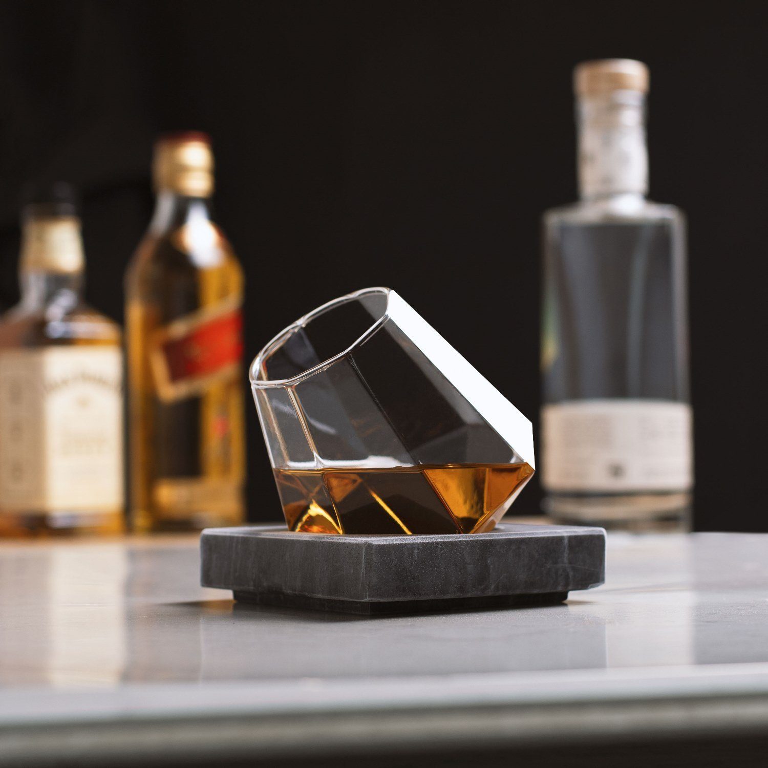 Thumbs Up Whiskyglas »Diamond Glas inkl. Marmor-Untersetzer mit  Kühleffekt«, Borosilikatglas online kaufen | OTTO
