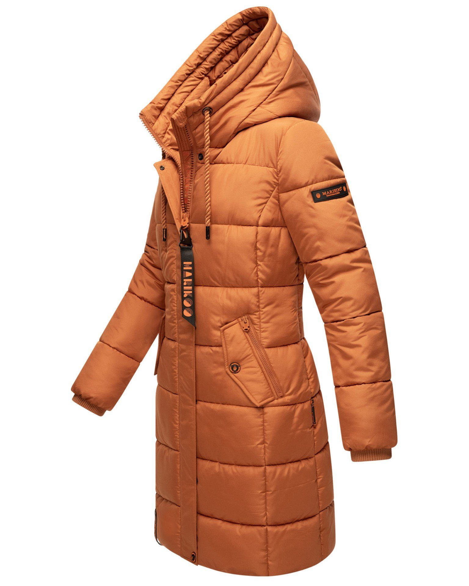 Marikoo Outdoorjacke mit einer großen Kapuze