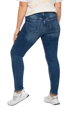QS 5-Pocket-Jeans Jeans / Mid Rise / Skinny Leg Waschung, Label-Patch