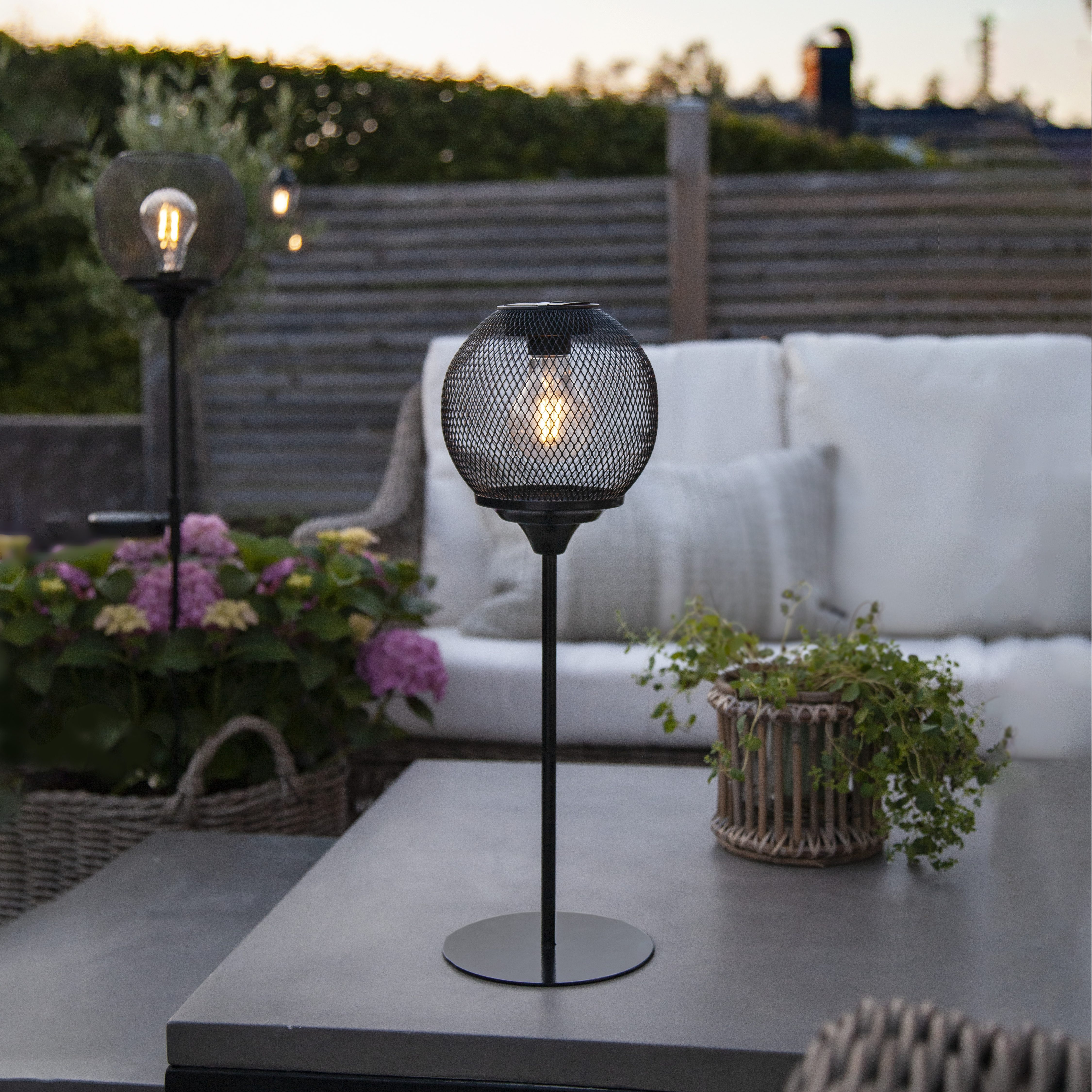 STAR TRADING LED Solarleuchte Solar Lampe Sunlight, Tageslichtsensor, LED fest integriert, Warmweiß, Solar-Tischlampe, Dämmerungssensor