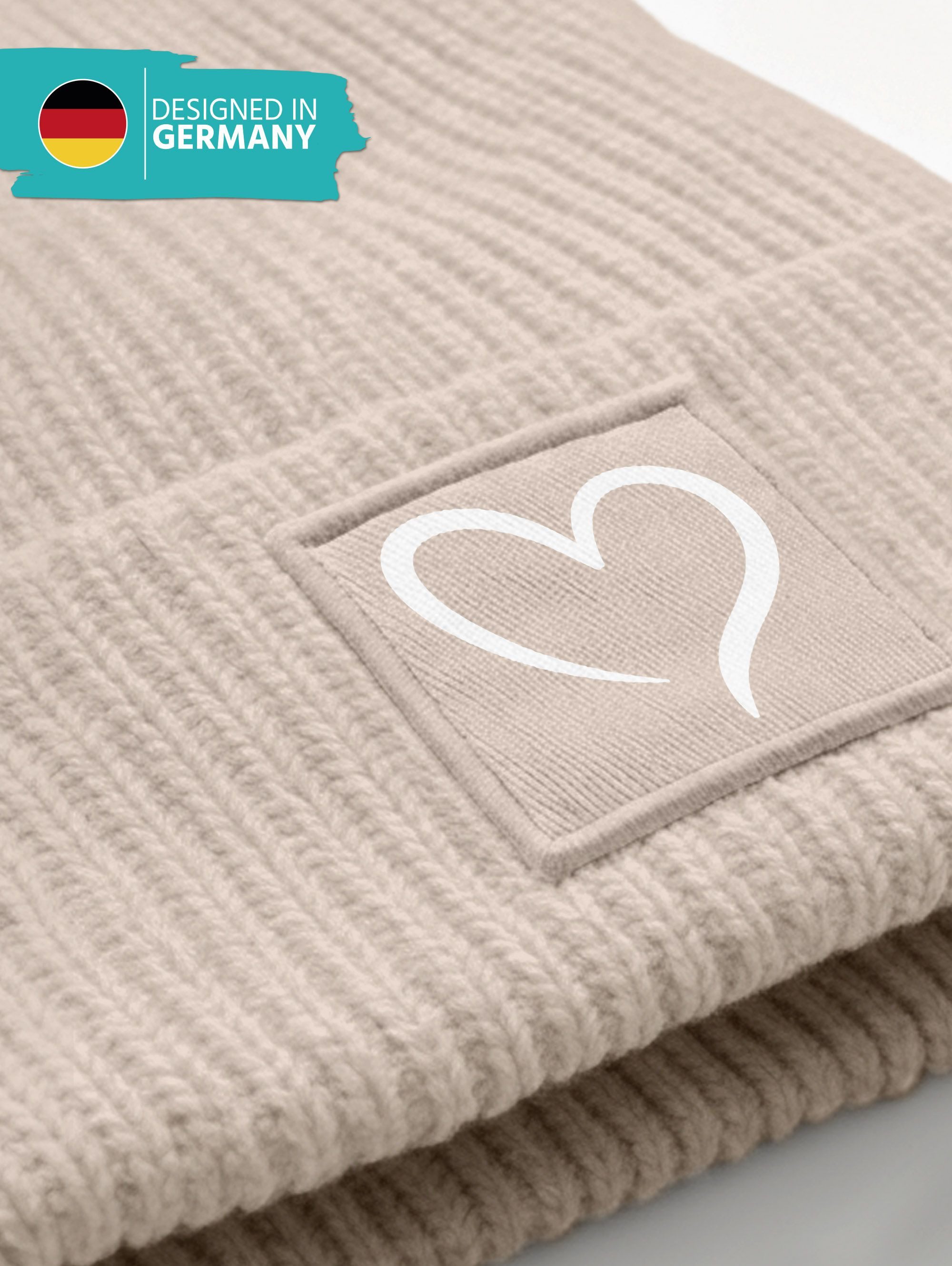 SpecialMe Beanie Kinder Beanie Mädchen Print Strickmütze Herz Aufdruck Geschenkidee – Bild 5 von 5