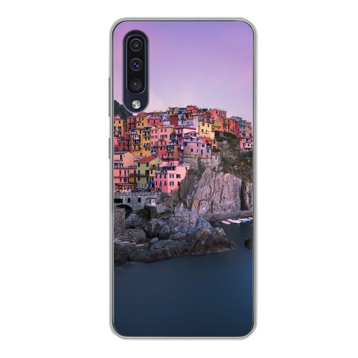 MuchoWow Handyhülle Lila Himmel über Cinque Terre in Italien Handyhülle Samsung Galaxy A50 Smartphone-Bumper Print Handy