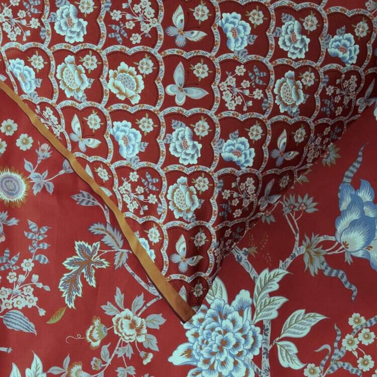 Bassetti Bettwäsche Bettwäsche Bassetti Mako Satin Vicenza R1 Blumen Ranken Rot 135x200, Mako Satin, 2 teilig, 100% Baumwolle (Premium Mako Satin)