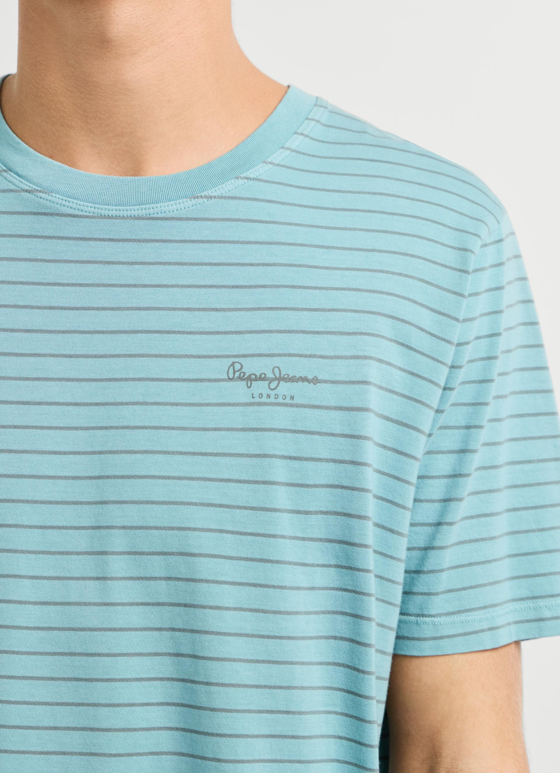 Pepe Jeans T-Shirt JACKO mit kleinem Ton-in-Ton Logoschriftzug – Bild 5 von 5