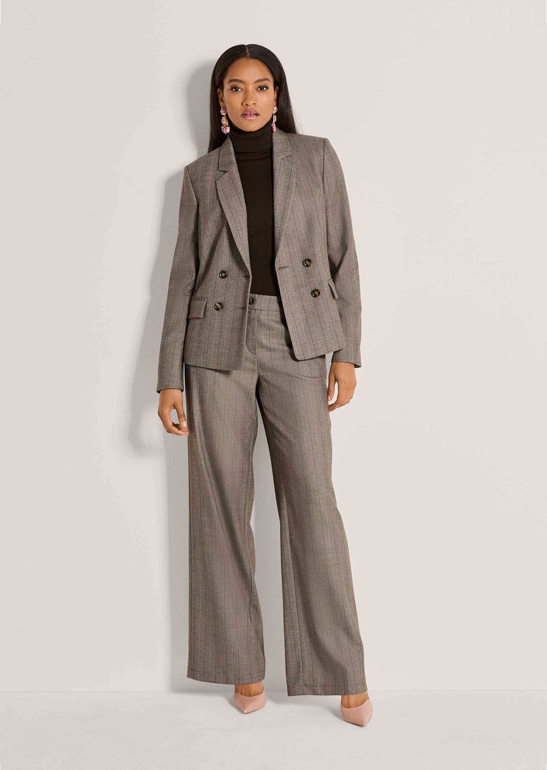 MADELEINE Kurzblazer Zweireiher-Blazer mit feinen Streifen Klassisch und zeitlos mit Reverskragen und femininer Linie