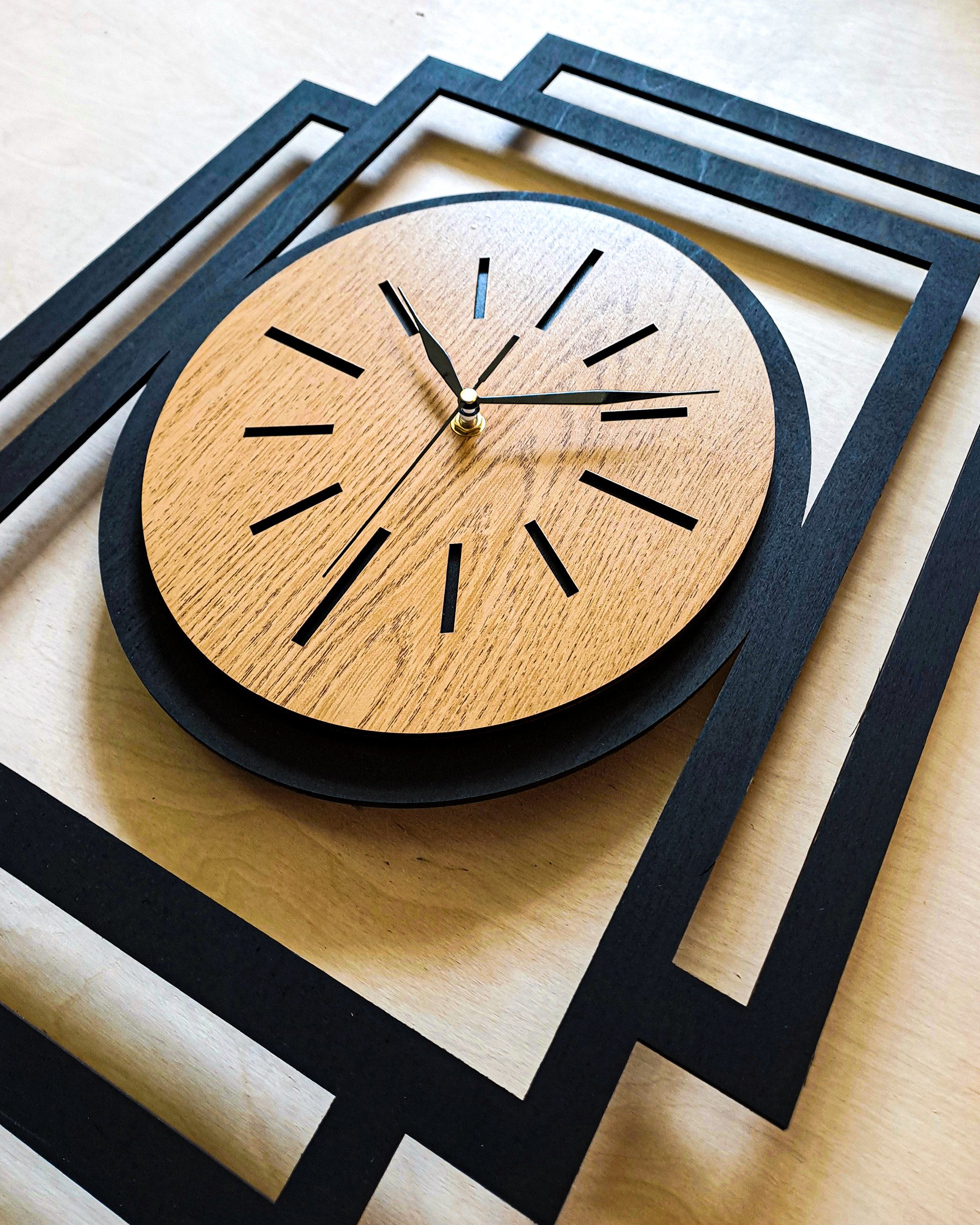ORNAMENTI Wanduhr Grosse, rechteckig, verticale, Oval, handgefertigte,Hingucker Wanddeko (lautlos, ohne Tickgeräusche, ohne Ziffern)