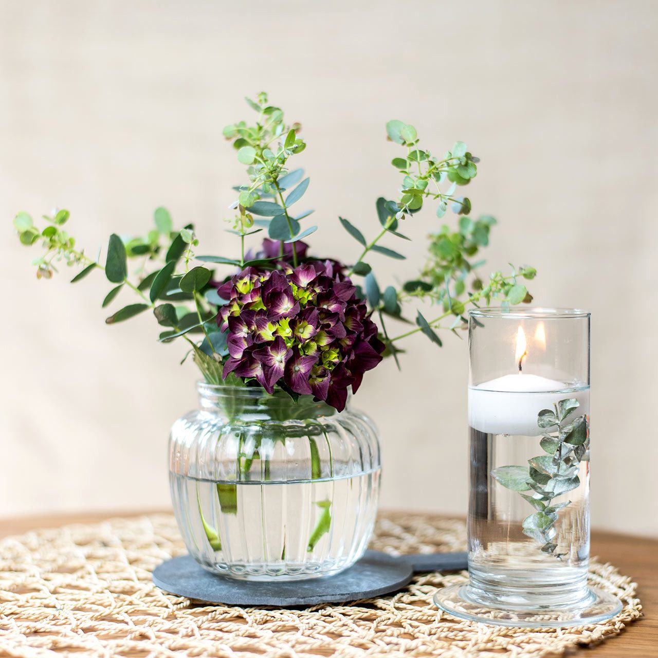 Florists Products Tischvase Elegante Dekovase aus Glas mit rundem Fuß für stilvolle