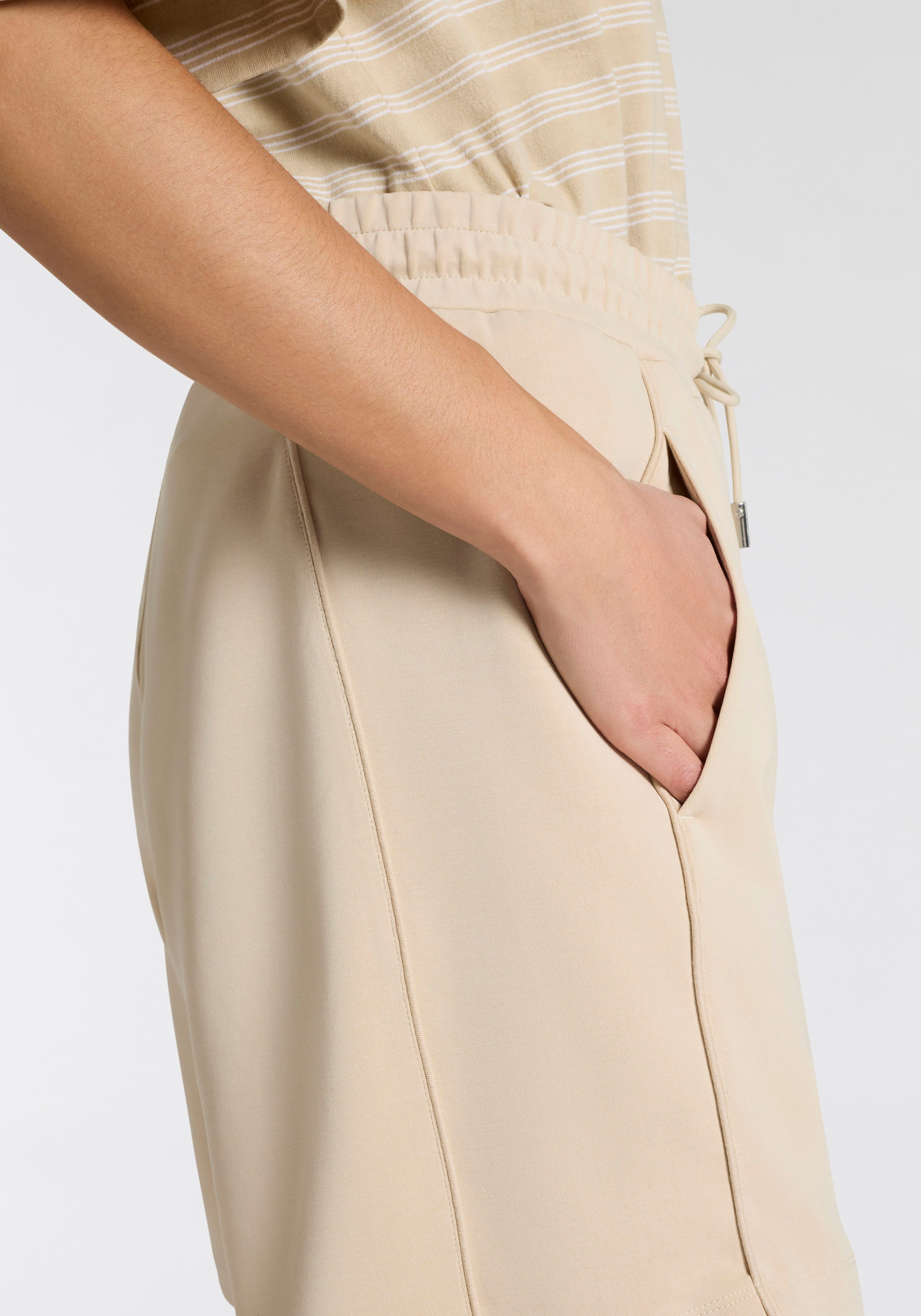 BOSS ORANGE Shorts Eta Premium Damenmode aus weichem Modal-Mix, Relaxed Fit