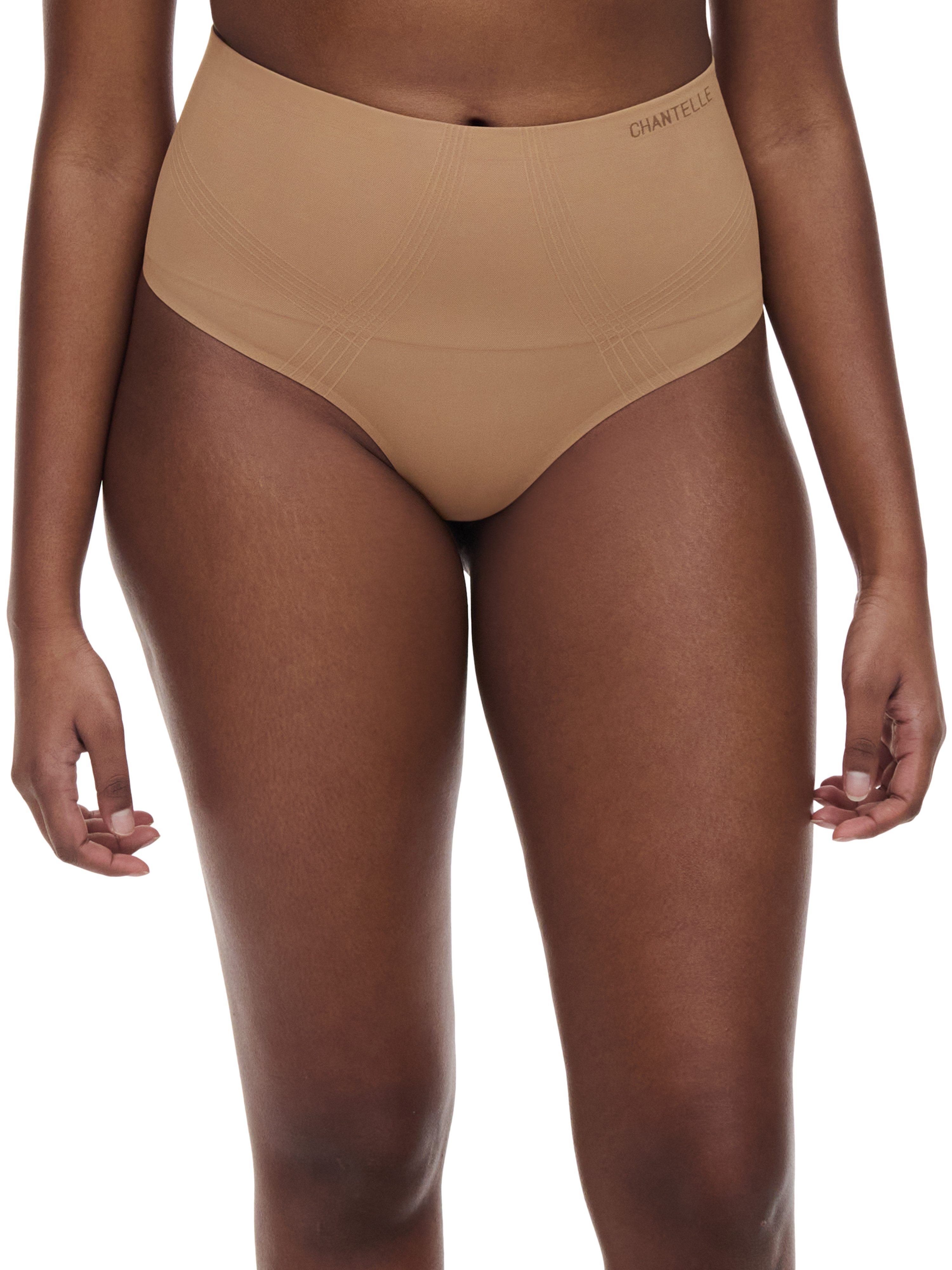 Chantelle Shapingstring SMOOTH COMFORT glättender Effekt, mit hoher Taille