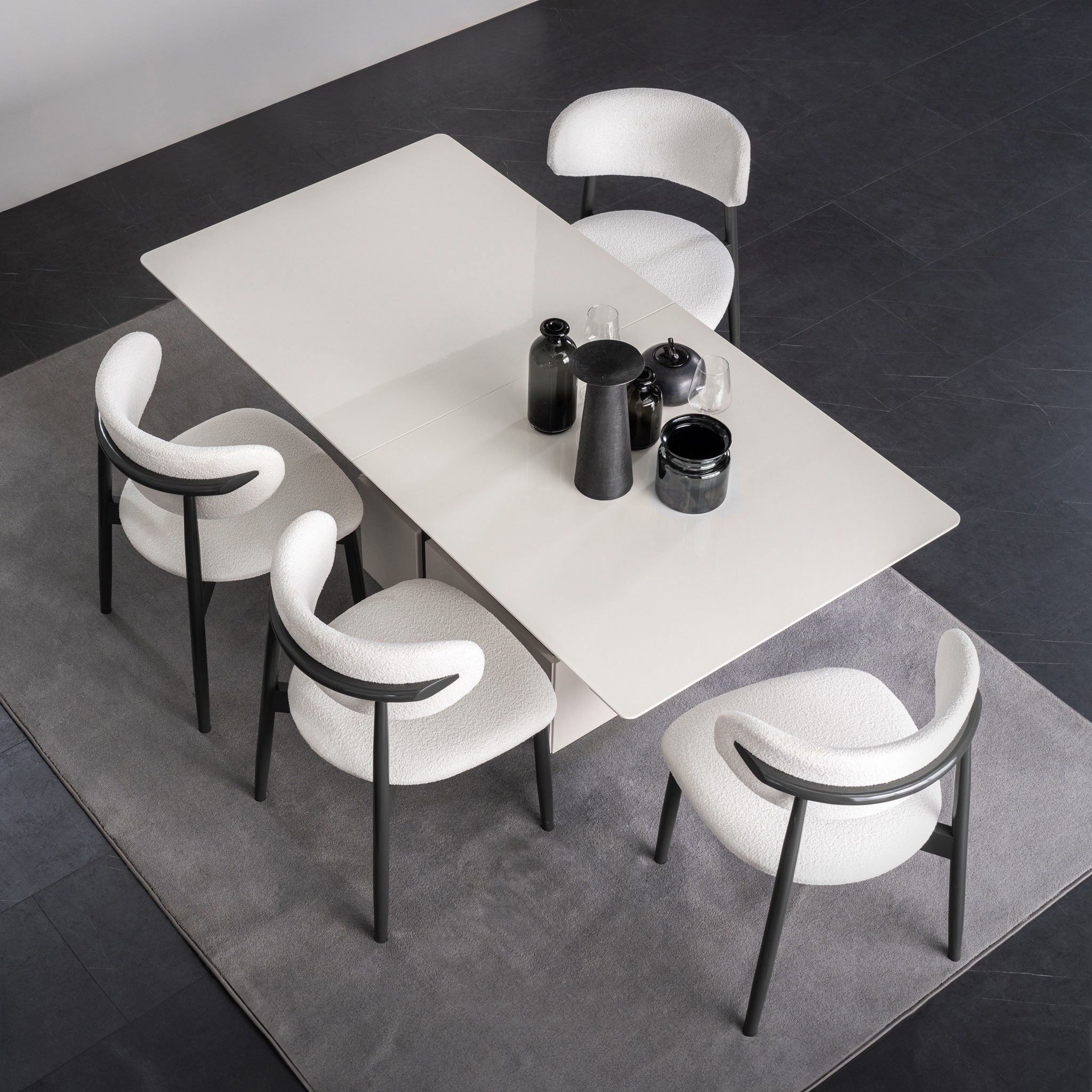 Xlmoebel Essgruppe XLMOEBEL Esszimmer Set Weißer Esstisch mit Polsterstühlen, (Essgruppe, 5-tlg., 5-teiliges Esszimmer-Set, Weiß), Made in Europa