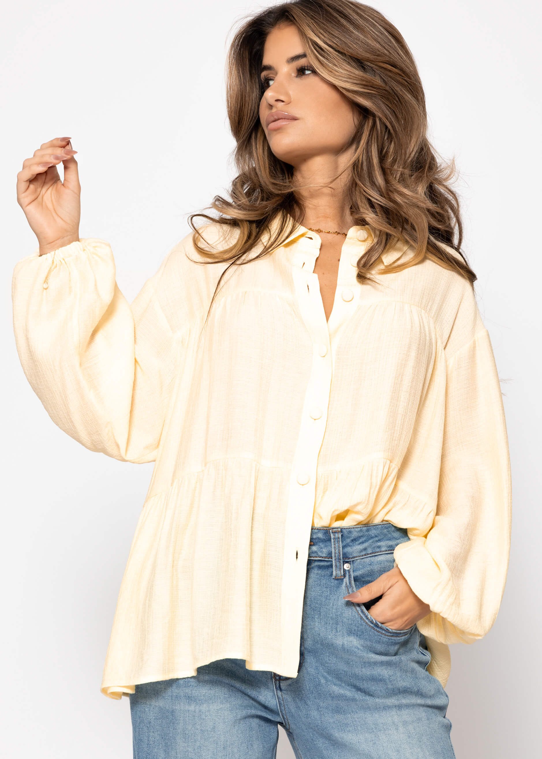 SASSYCLASSY Langarmbluse Oversize Bluse Damen aus Viskosemix mit Volants Langarm Damenbluse Leichte Hemdbluse Beige Schwarz Gelb Rosa Blau