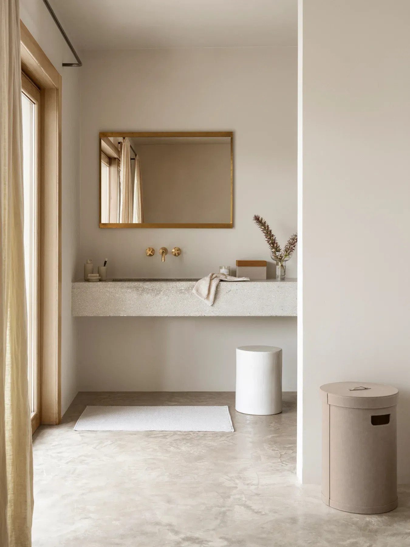 blomus Sitzhocker Blomus Hocker TORU lily white weiß, Ø35x43cm