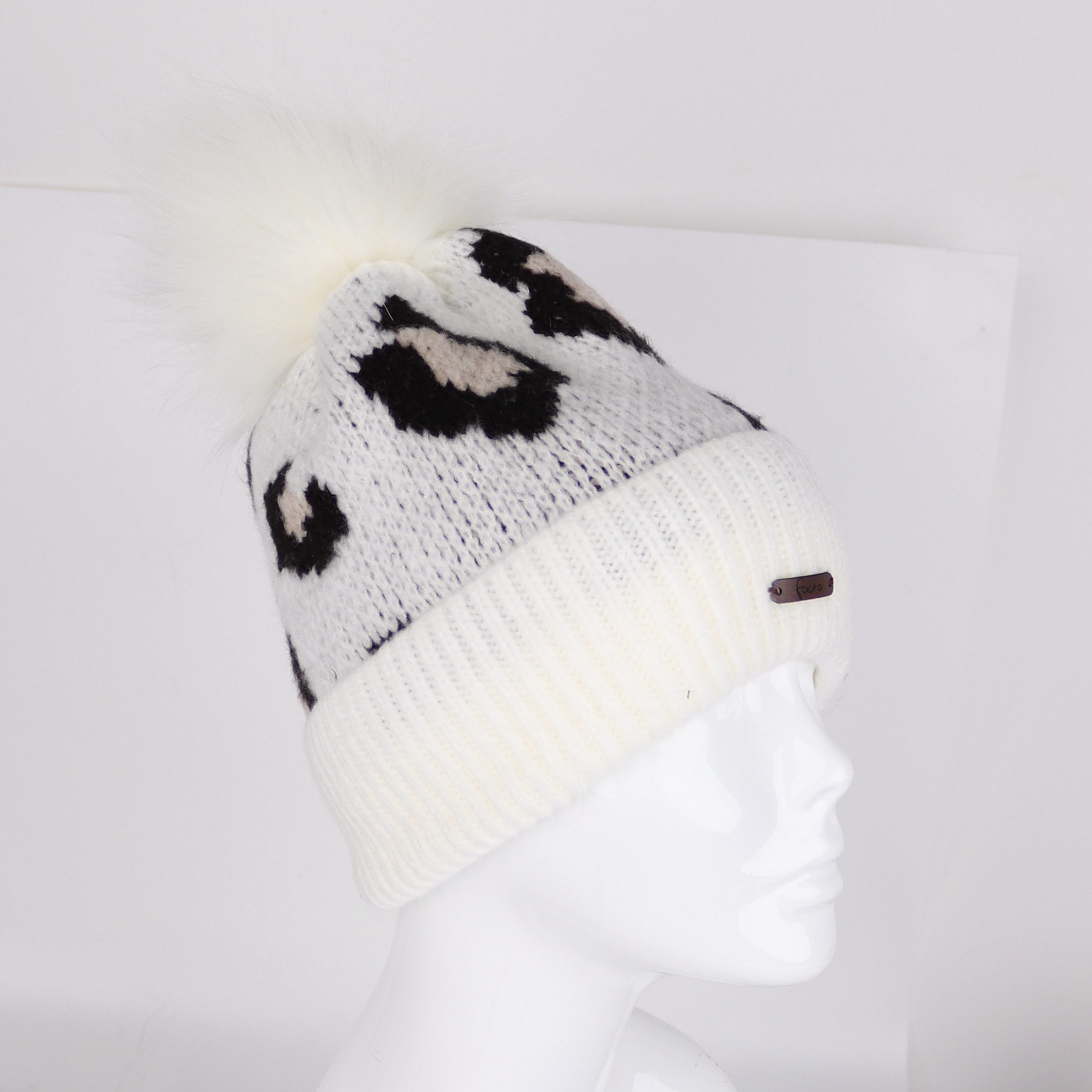 MIRROSI Bommelmütze Damen Mütze Strickmütze ONESIZE mit Bommel, Leo Leopard (Hergestellt in Polen) Wintermützen Bequem Atmungsaktiv Kuschelweich