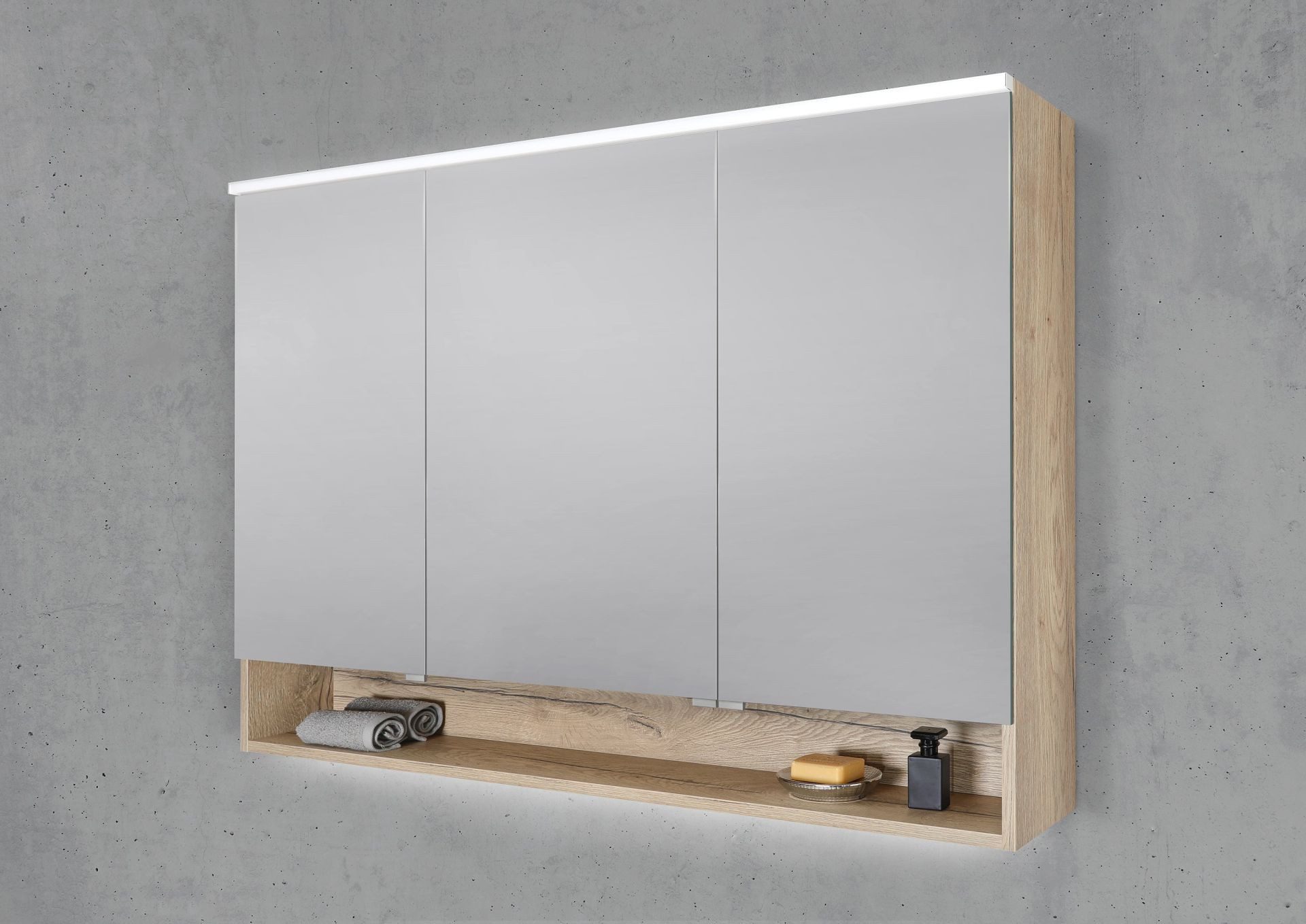 Intarbad Badezimmerspiegelschrank 3-türiger Spiegelschrank mit offenem Fach, MULTI LED Beleuchtung (Doppelspiegeltüren, Holz-/ Lackdekore, Maße von 90 bis 180 cm wählbar, Höhe 86 cm, Glasfachböden, Magnetleiste & Kosmetikspiegel Ø 12 cm) Vormontierte Lieferung, Floatglas, 160 kg Traglast, Made in Germany