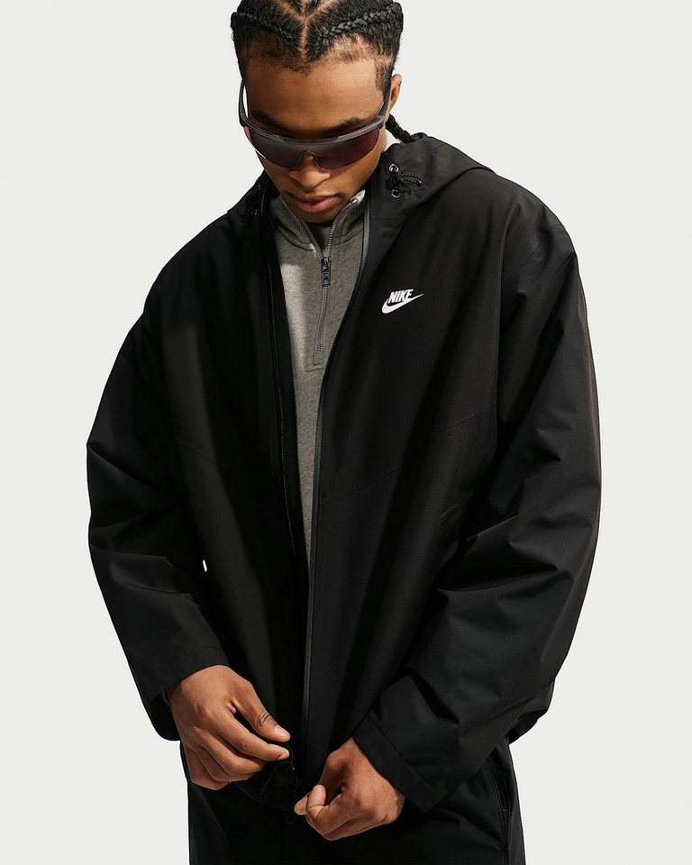 Nike Sportswear Trainingsjacke Nike Windrunner Men's Rain Jacket mit sportlichem Windrunner-Design, aus Polyester, Ansicht 1