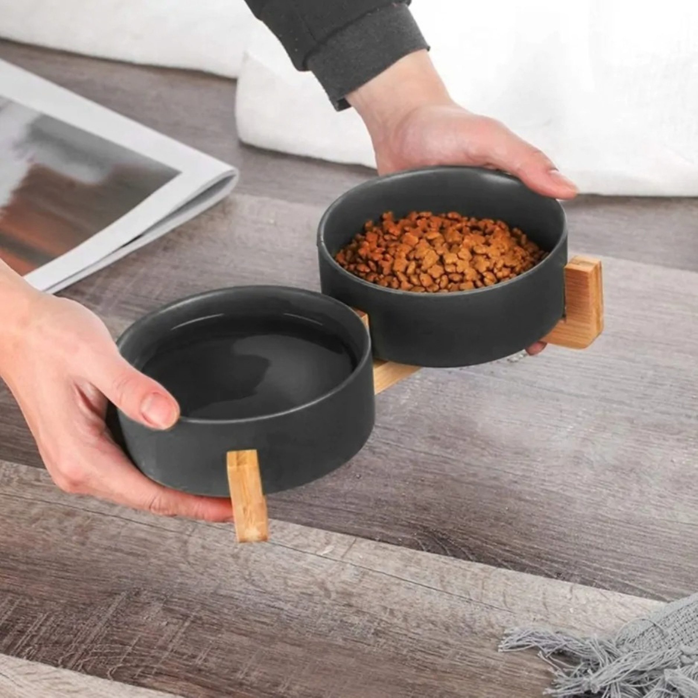 NUXIE PREMIUM Napf-Set Doppelkeramik-Haustiernapf auf Bambusständer 2x400ml Futterstation, Keramik, Doppelnapf, Keramik, Bambusständer, stabil, pflegeleicht