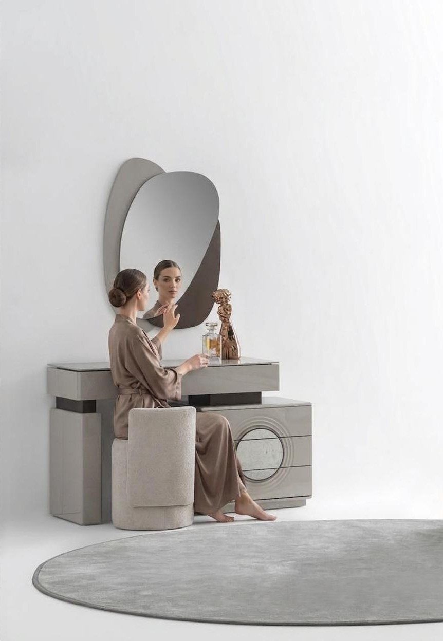 Xlmoebel Dekospiegel Eleganter Wandspiegel in Grau und Braun für das Schlafzimmer, Made in Europa