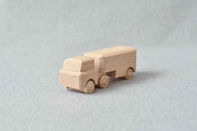 Spielzeug-Auto Holzspielzeug Lastenauto mit Auflieger natur HxBxT 3,5x7,5x3cm NEU, Mit Auflieger