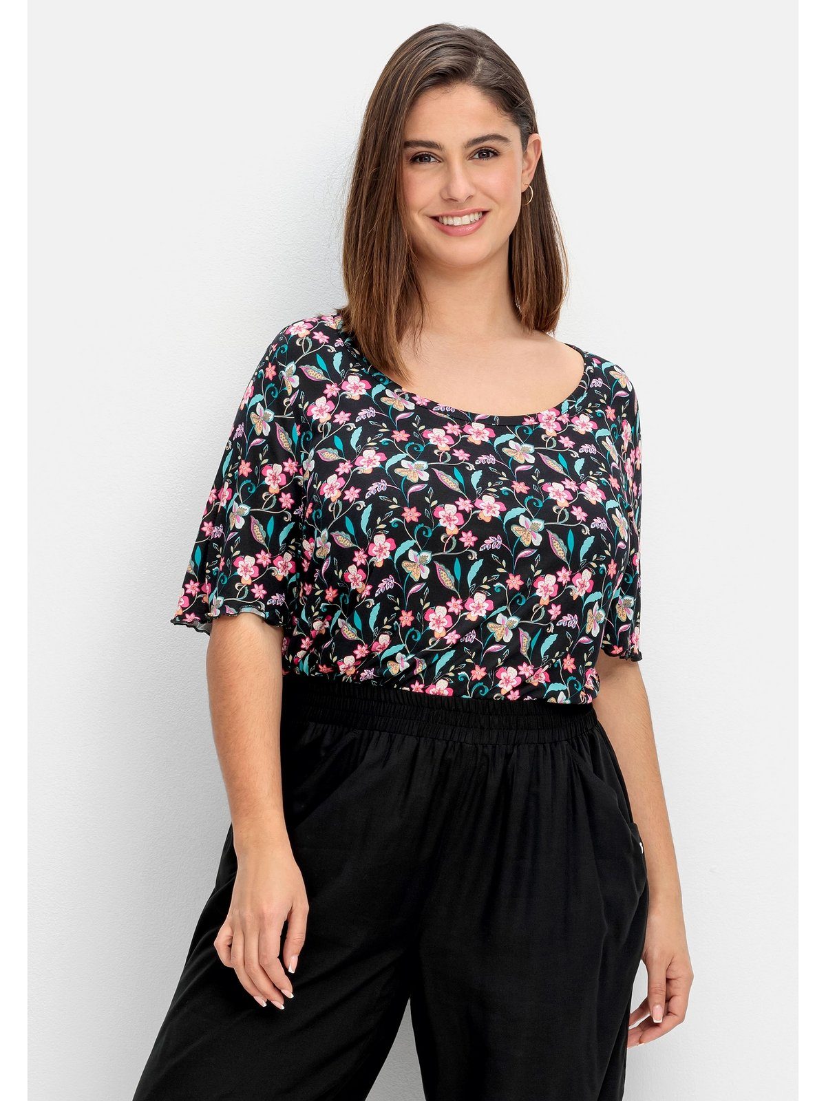Sheego T-Shirt Große Größen mit Blumendruck und Cut-out im Rücken