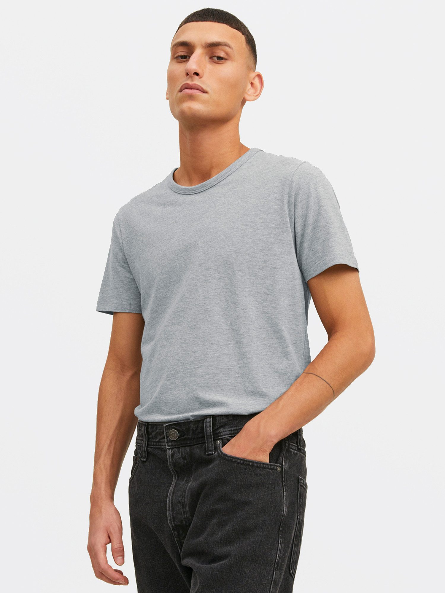 Jack & Jones T-Shirt Basic O-Neck (3-tlg., 3er Pack) etwas länger geschnitten, nicht zu kurz
