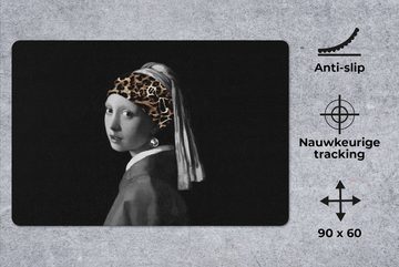 MuchoWow Gaming Mauspad Girl with a Pearl Earring - Stirnband - Pantherdruck (1-St), Büro für Tastatur und Maus, Mousepad Gaming, 90x60 cm, XXL, Großes