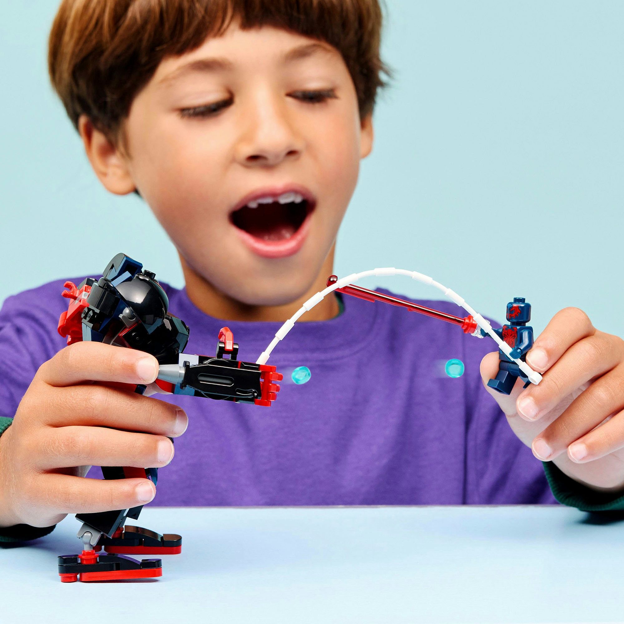 LEGO® Miles Morales Mech vs. Spider-Man 2099 (76337), LEGO Super Heroes Konstruktionsspielsteine, (135 St) – Bild 2 von 5