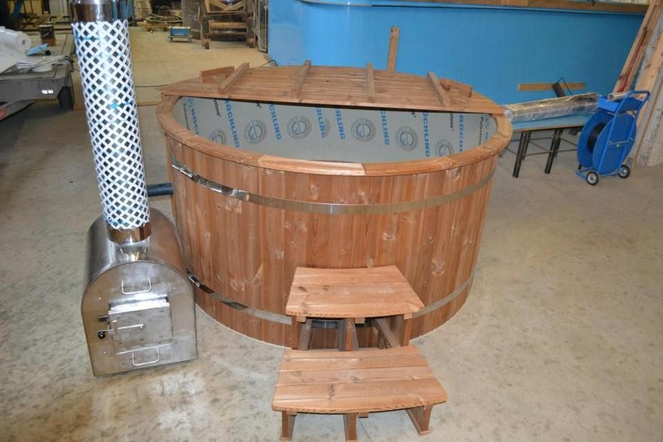 JVmoebel Whirlpool-Badewanne Wellnesspool Blubberbad aus Holz in Braun mit Massagedüsen, Made in Europe