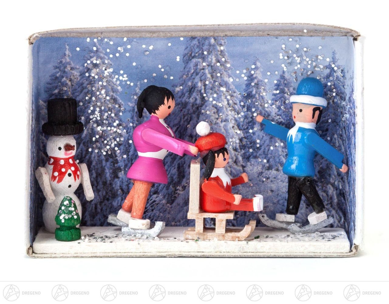 Dregeno Erzgebirge Weihnachtsfigur Miniatur Zündholzschachtel Winterurlaub Breite x Höhe ca 5,5 cmx4 c, für Setzkasten