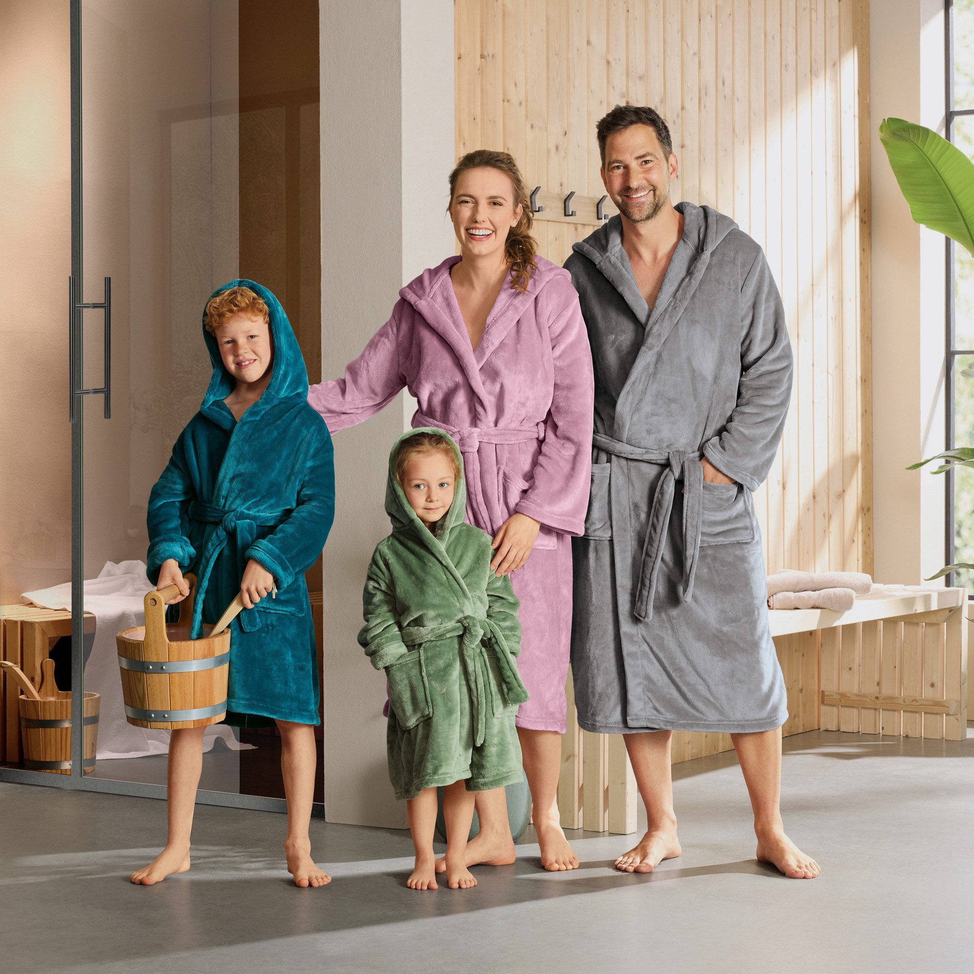 REDBEST Kinderbademantel Kinder-Bademantel "Perris" mit Kapuze, Rückenlänge: 63 cm, Fleece, mit Kapuze/mit Aufsatztasche:, default, Fleece Uni – Bild 4 von 4