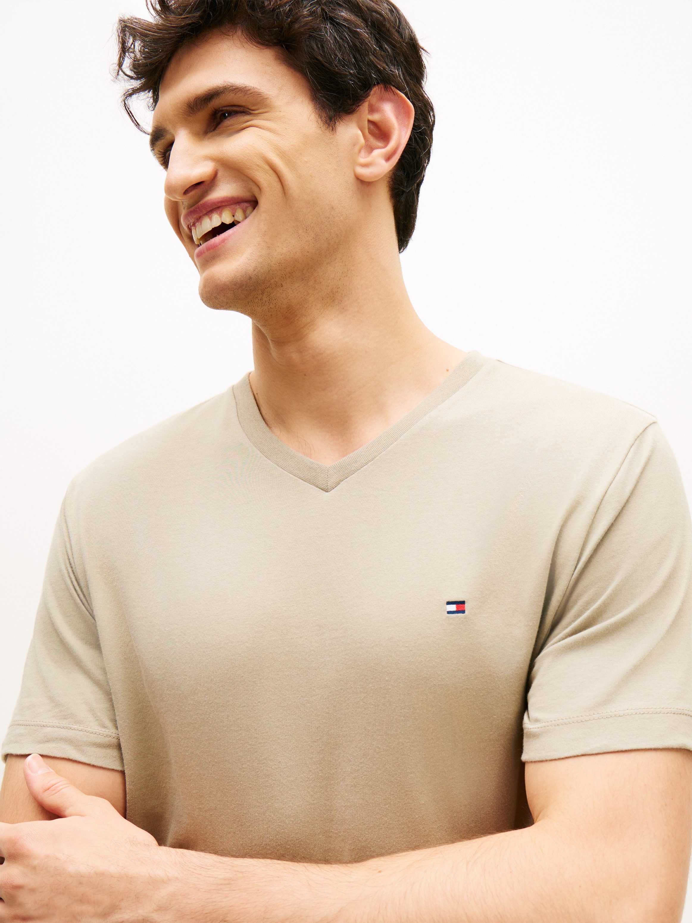 Tommy Hilfiger V-Shirt ESSENTIAL V-NECK unifarben, casual, regular fit, Bau günstig online kaufen