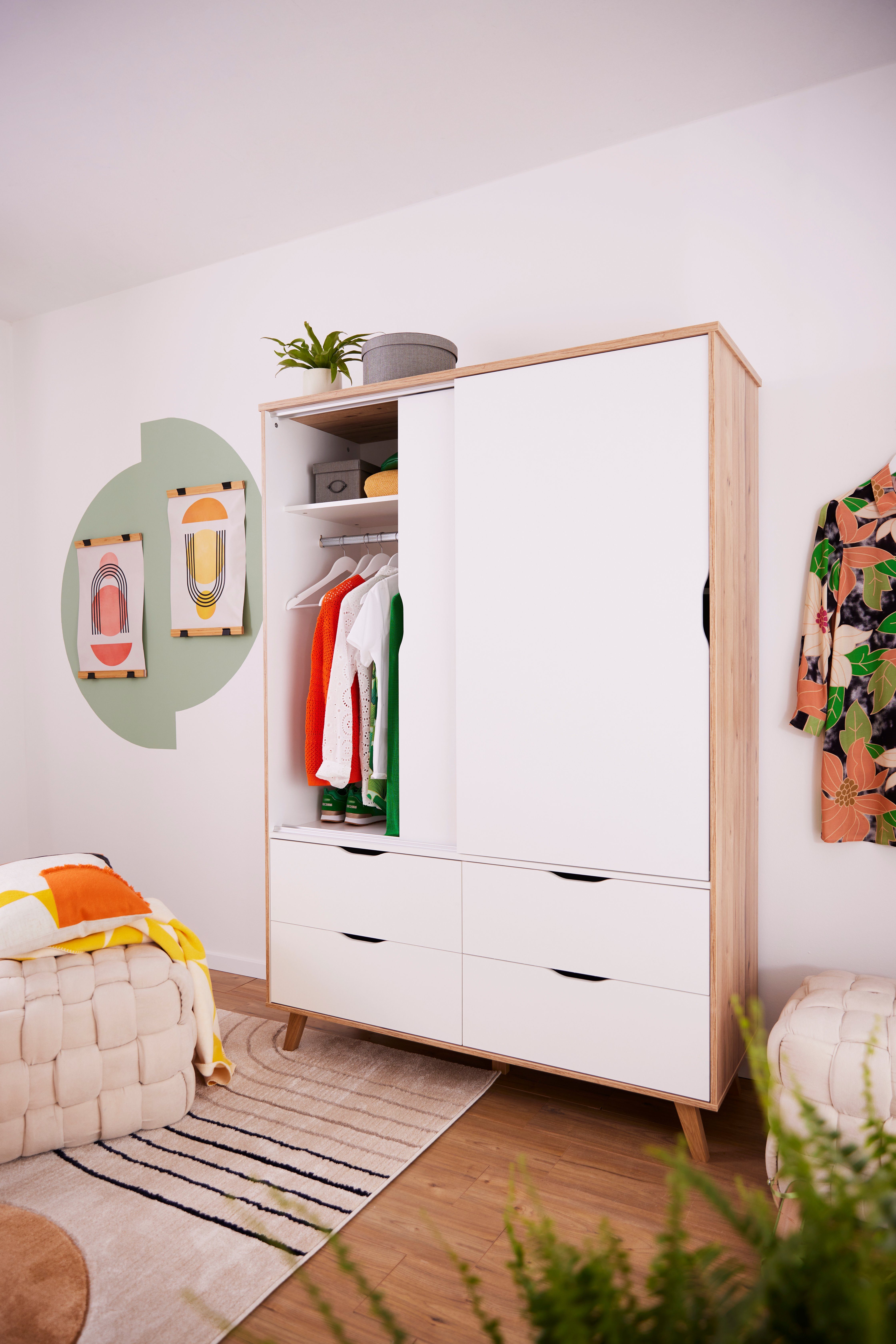 FORTE Schiebetürenschrank Vankka, Topseller! Viel Stauraum, scandinavischer Stil (B/H/T ca.140x200x50cm) Made in Europe,mit Einlegeböden+Kleiderstange+Schubladen,grifflos