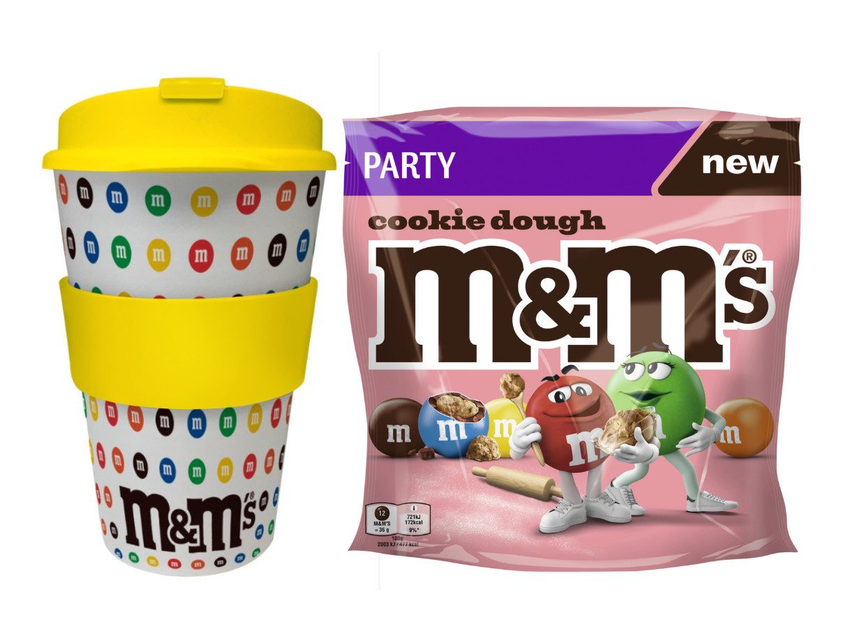 M&M's Süßigkeit Coffee Cup & Cookie Set – To Go Becher - Gelb + M&M’s Cookie 675g