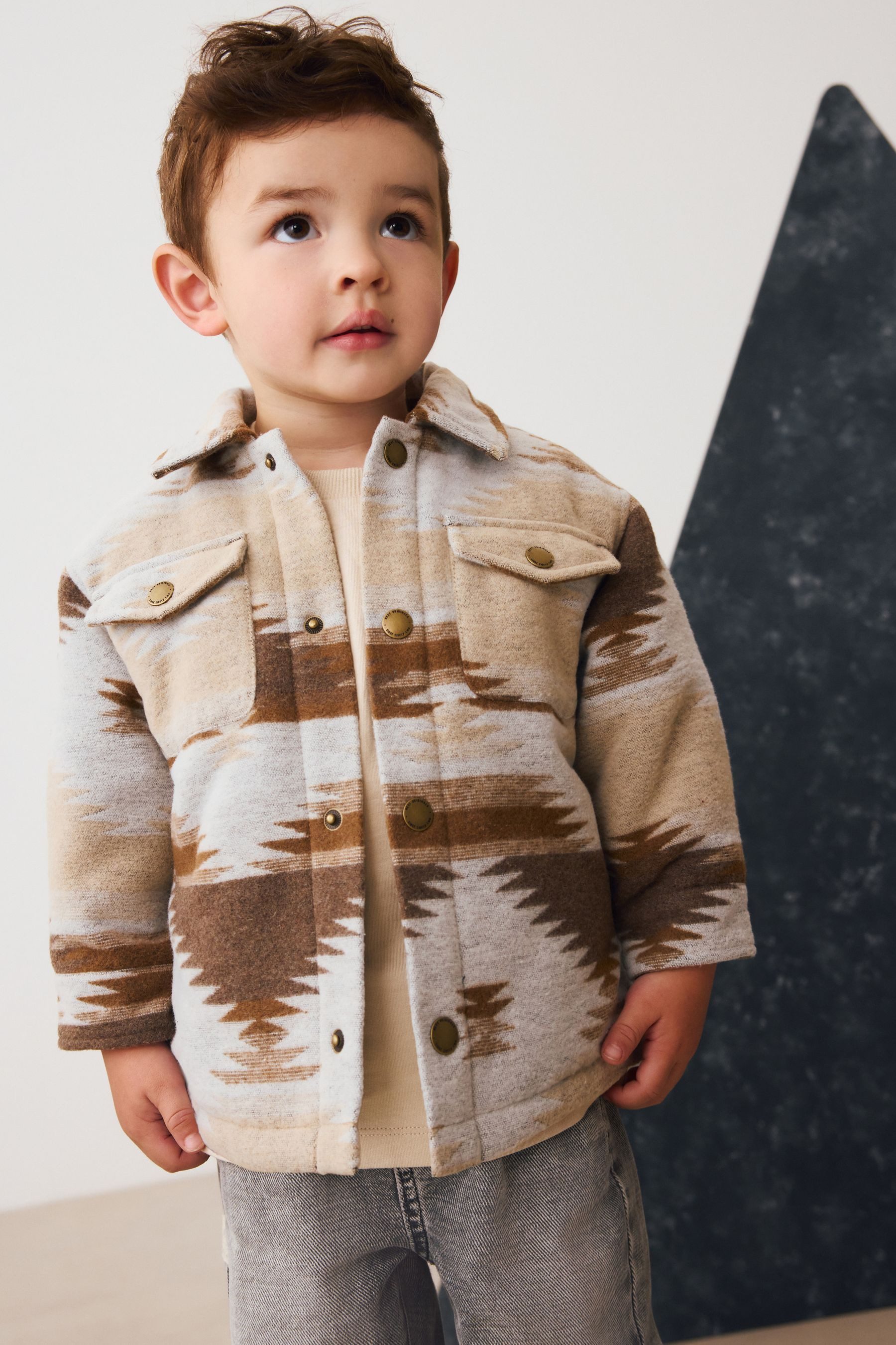 Next Hemdjacke Gemusterte Hemdjacke mit Teddyfellfutter (1-St)