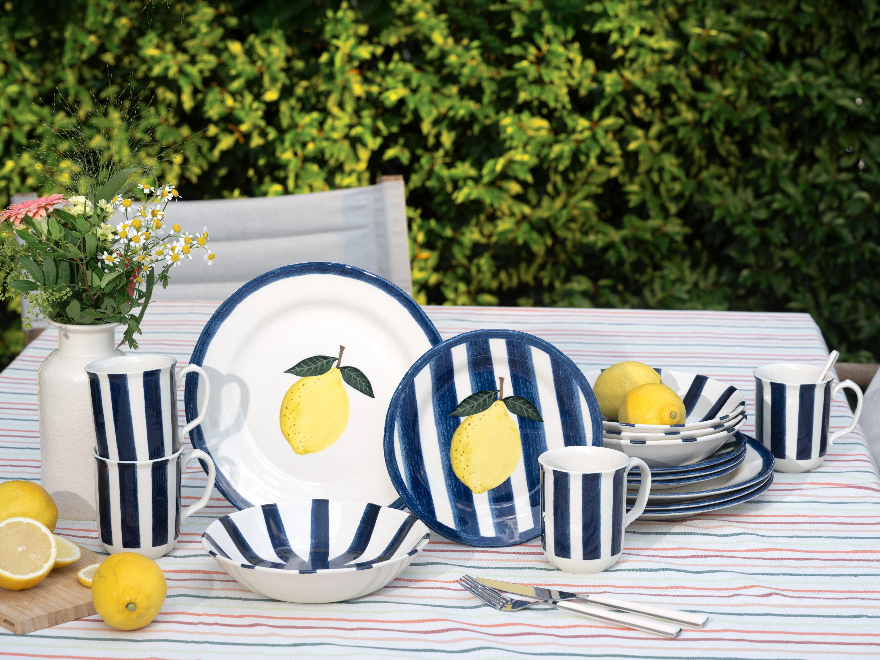 CreaTable Kombiservice Summer Stripes, Service 16-tlg. (16-tlg), 4 Personen, Steingut, Moderne Fahnenform, Frisch- Fröhliche Farbkombination