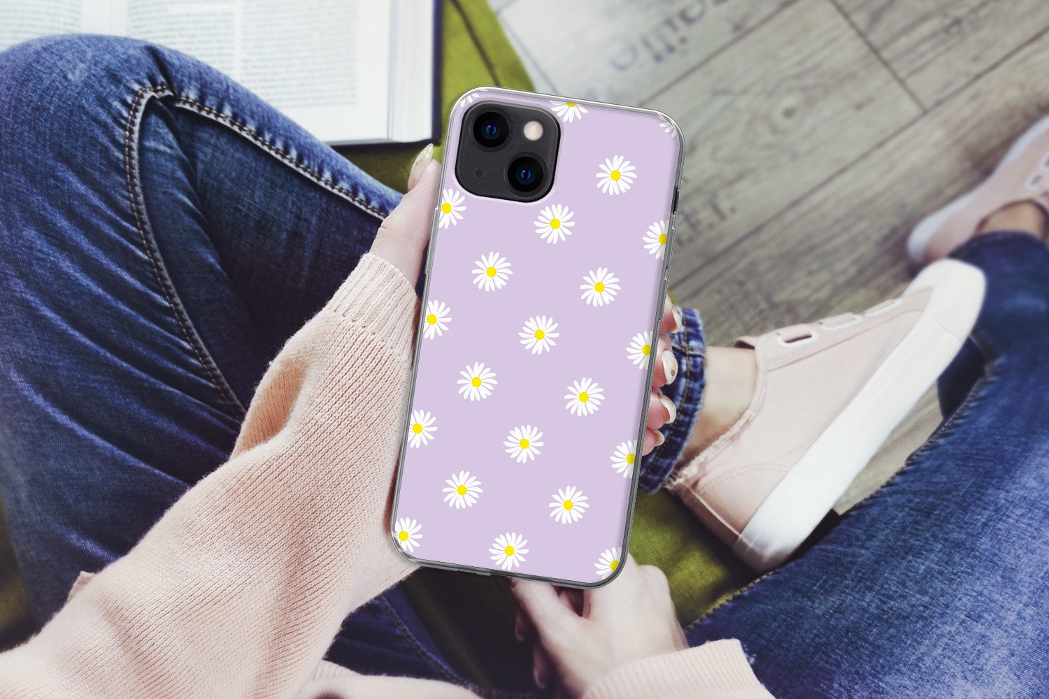 MuchoWow Handyhülle für Apple iPhone 13 Gänseblümchen - Pastell - Weiß - Lila - Blumen, Smartphone-Bumper, Print, Handy Schutzhülle Dünn