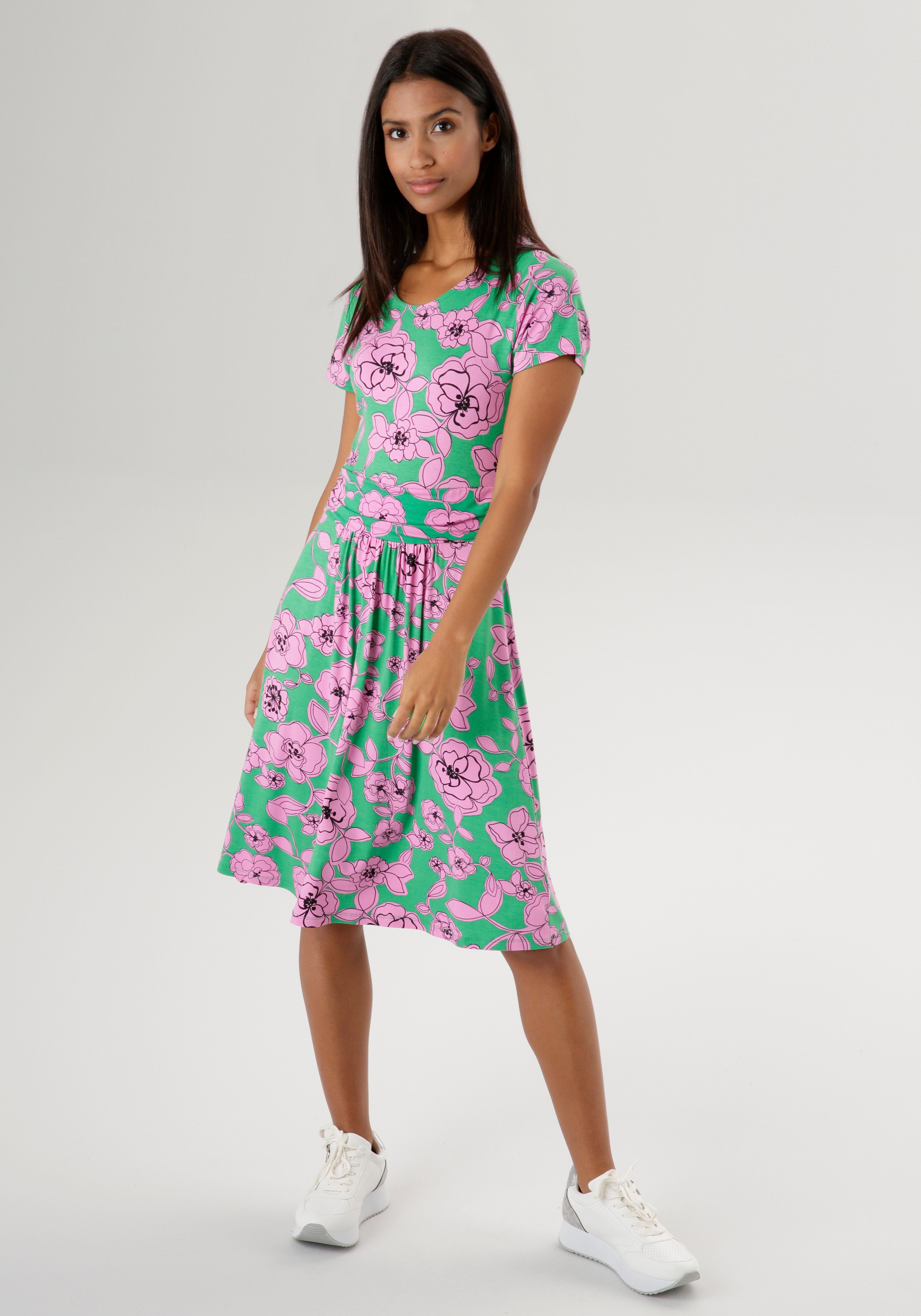 mit SELECTED trendy - NEUE Sommerkleid Taillenbund und KOLLEKTION Blumendruck Aniston