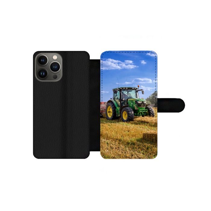 MuchoWow Handyhülle Traktor - Bauernhof - Heu - Feld - Sonne - Landleben Handyhülle Telefonhülle Apple iPhone 13 Pro Max
