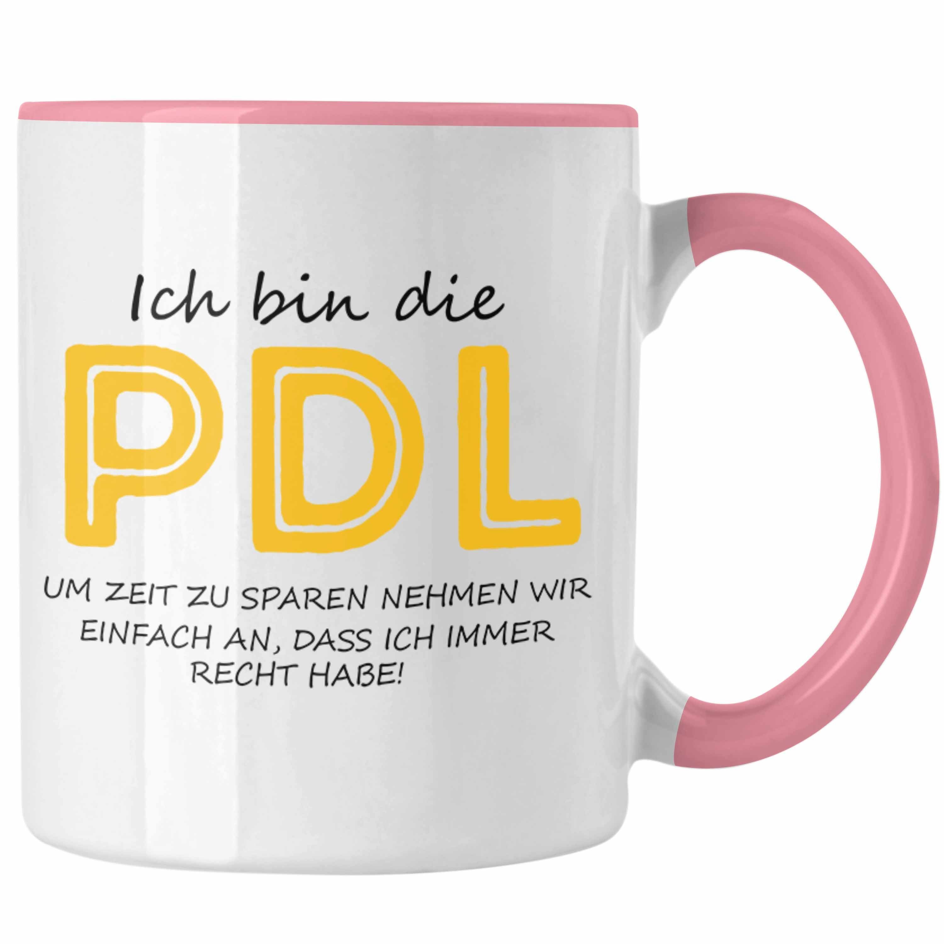 Trendation Tasse Lustige Tasse PDL Geschenkidee für Pflegedienstleitungen Krankenhaus Rosa