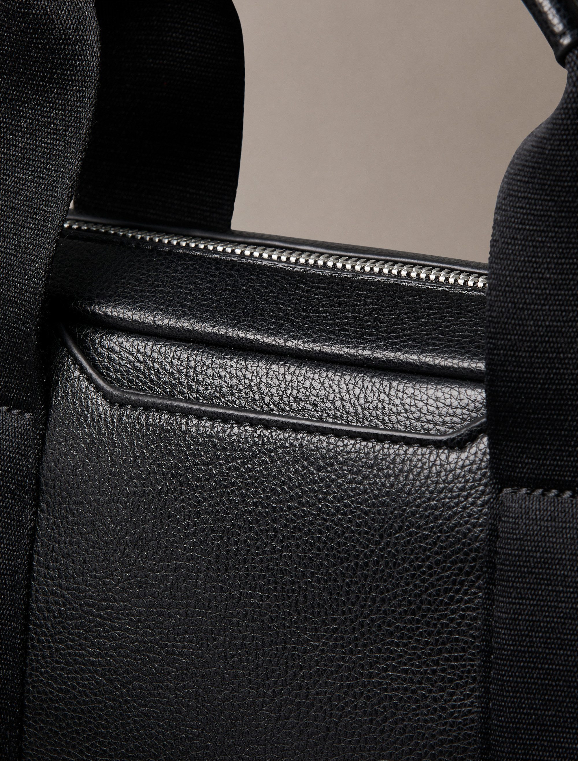 Calvin Klein Laptoptasche WEBBING STRAP LAPTOP BAG, Unisex Geschäftstasche, Computertasche mit CK-Schriftzug