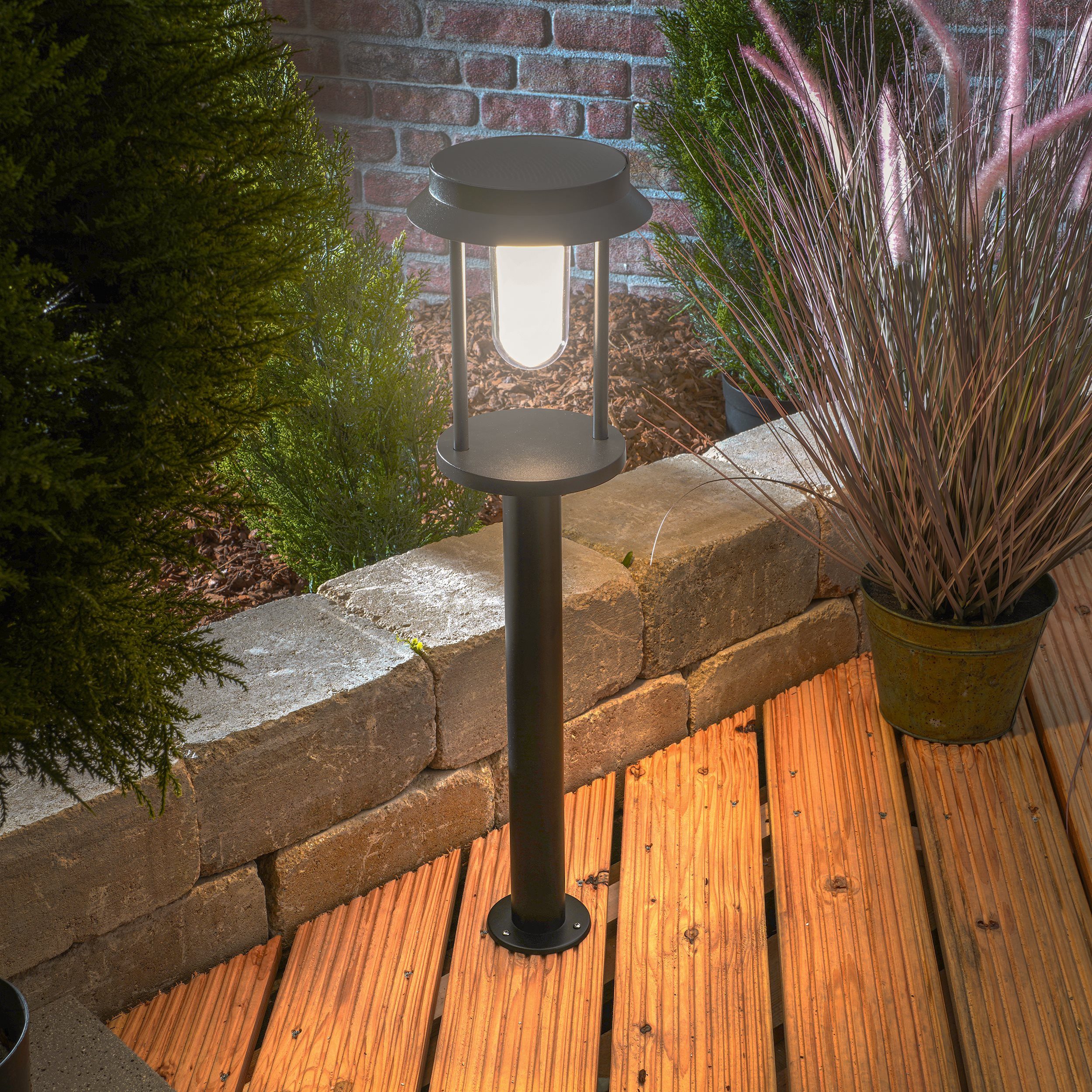 esotec LED Gartenleuchte Solar Edelstahl Standleuchte Svenja H73cm 30LEDs 3000K warmweiß 102930, USB-Ladebuchse, 3 unterschiedliche Lichtstärken wählbar, automatisches Einschalten bei Dämmerung, LED fest integriert, warmweiß