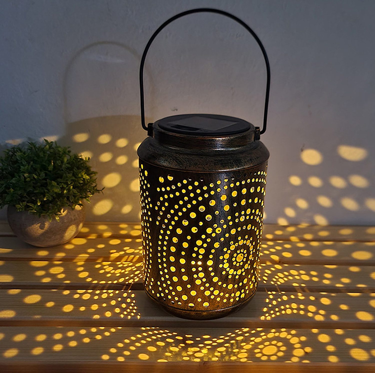 BlingBin LED Laterne Solar Laternen, IP65 Wasserdicht Metall Solarlaterne für Außen Garten, Vollautomatischer Betrieb,Vintage Warm, LED, Warmes Licht, Vollautomatischer Betrieb,Vintage & Warm