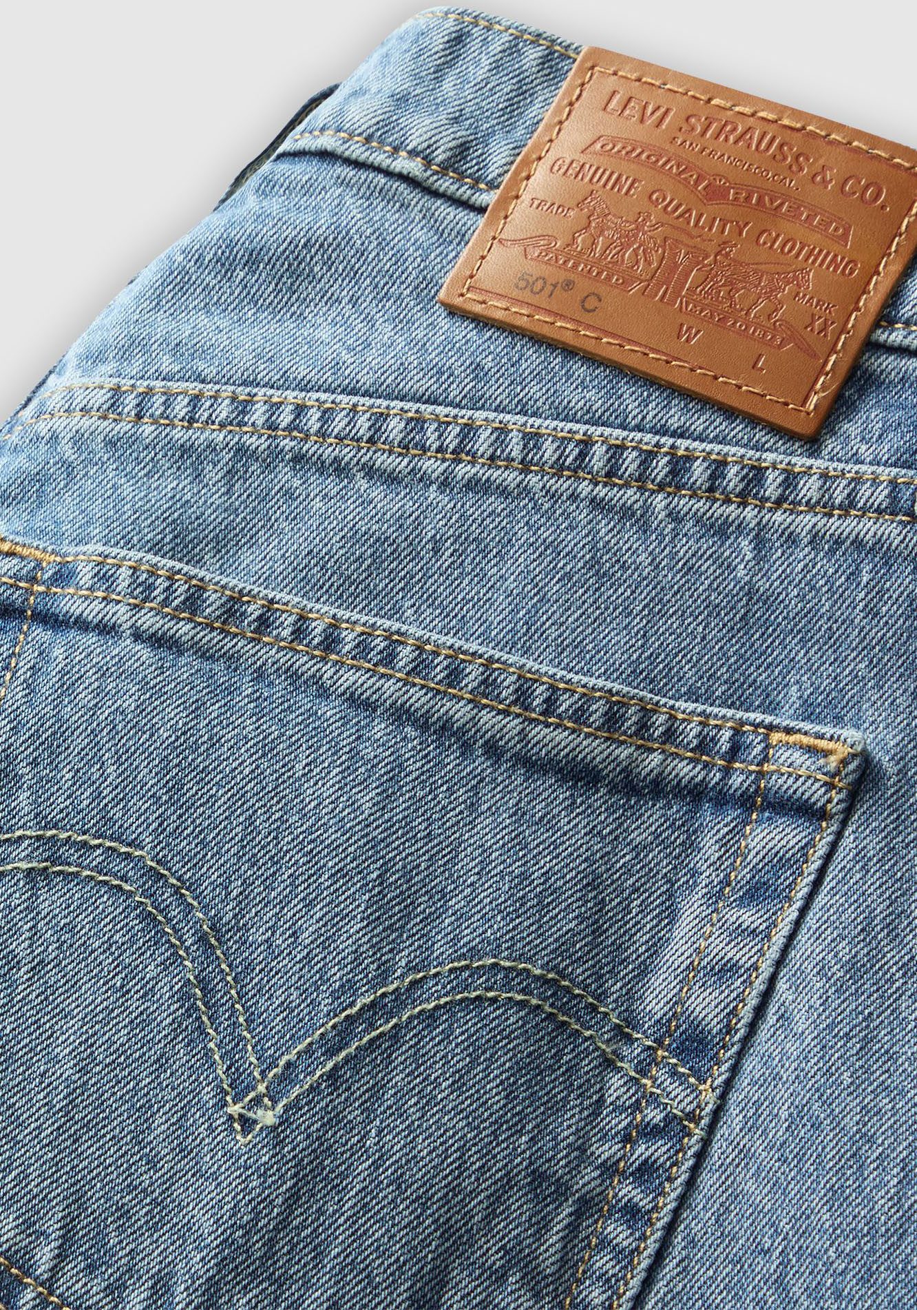 Levi's® Stretch-Jeans LV Jeans 501 CURVE BLACKS Die Passform schmeichelt kurvigen Figuren