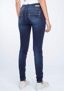 GANG Skinny-fit-Jeans 94Nele mit gekreuzten Gürtelschlaufen links vorne