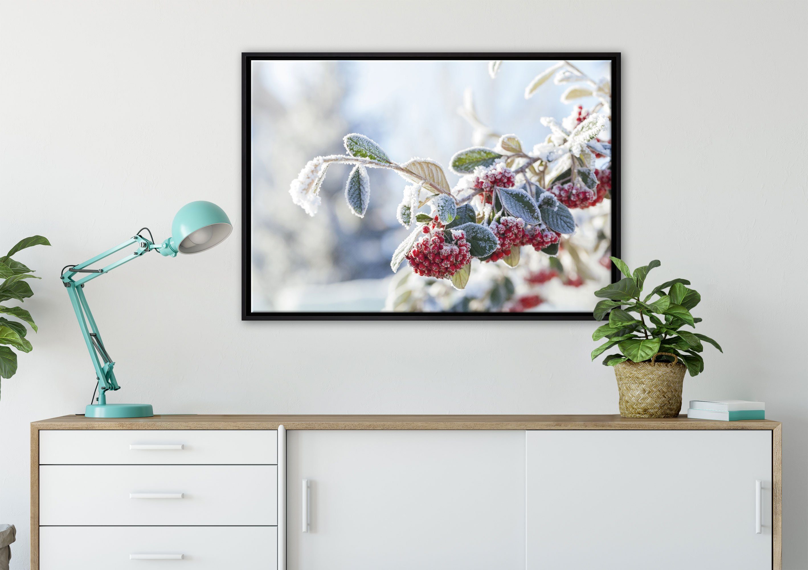 Pixxprint Leinwandbild Wanddekoration (1 in inkl. Schattenfugen-Bilderrahmen Vogelbeeren im einem Leinwandbild Zackenaufhänger gefasst, bespannt, Winter, St), fertig